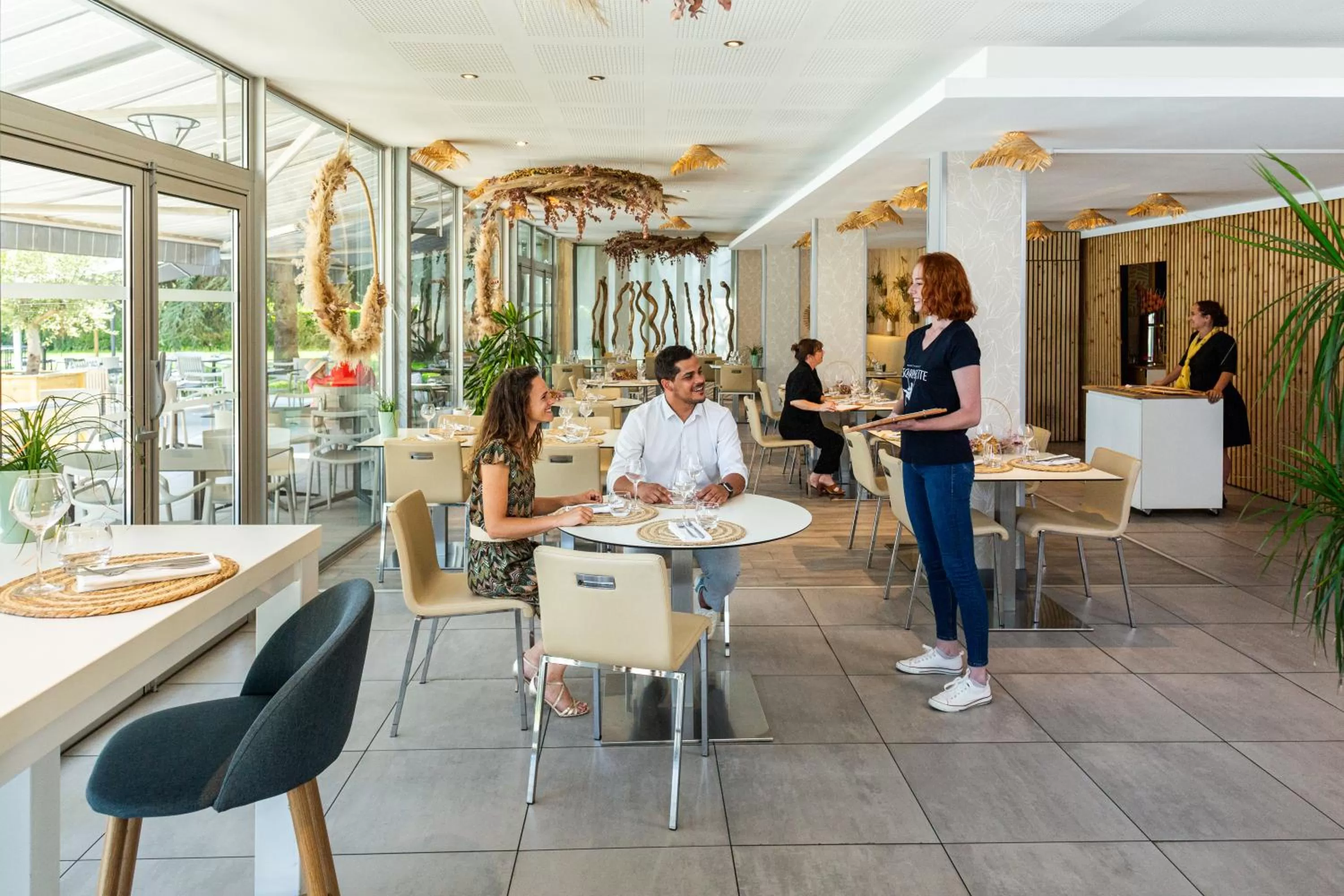 Restaurant/places to eat in Novotel Pau Pyrénées