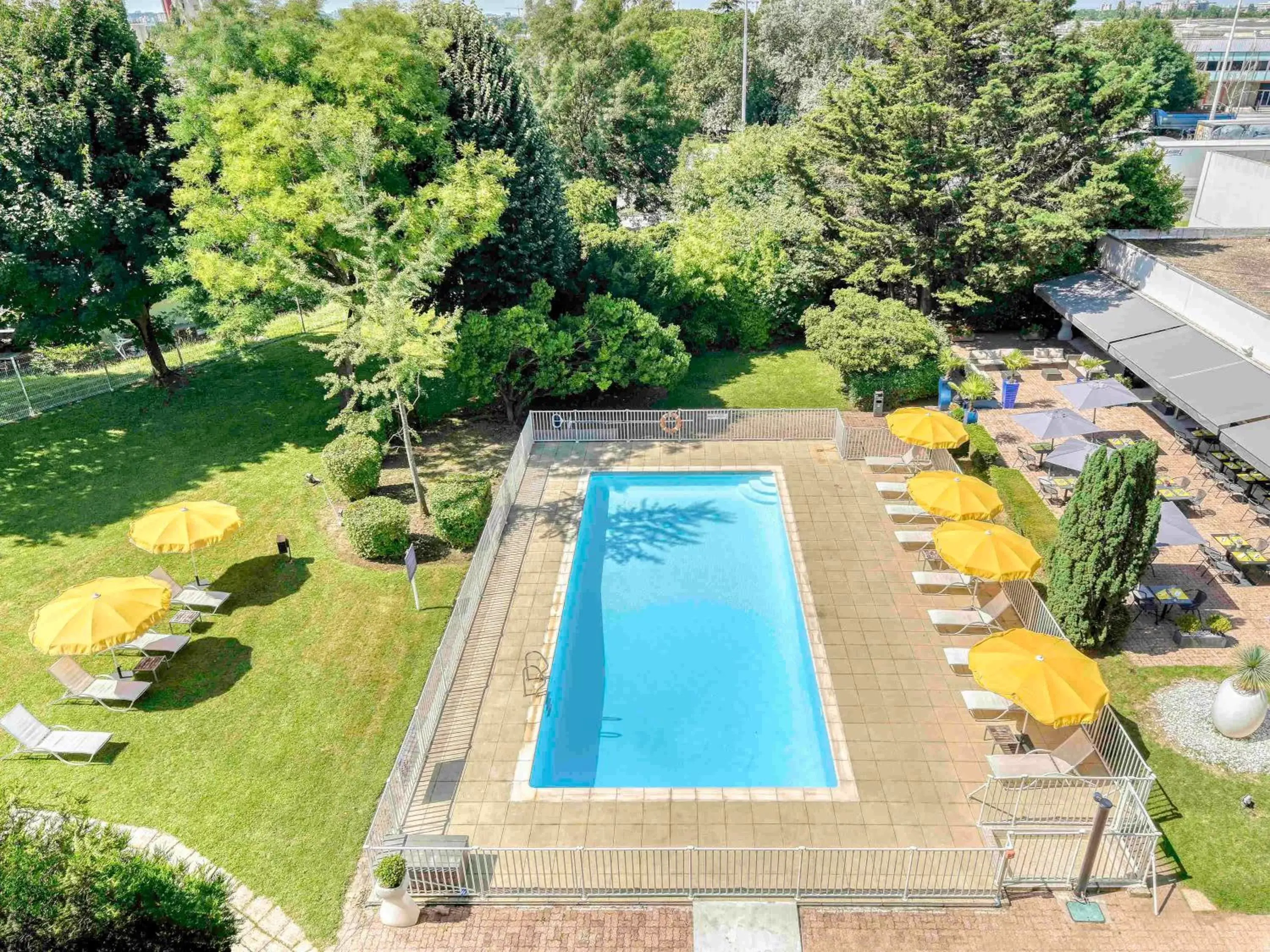 Property building, Pool View in Novotel Paris Nord Expo Aulnay