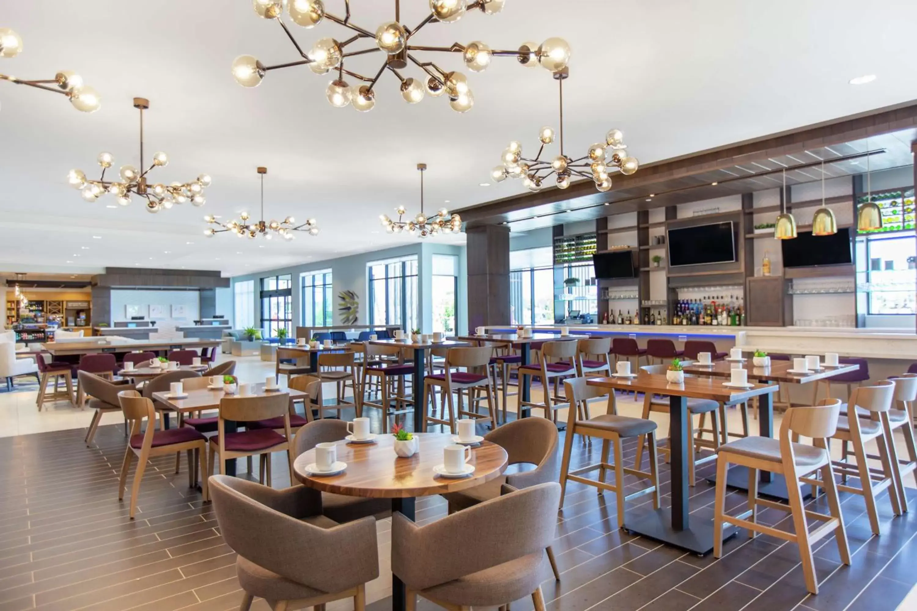 Lounge or bar, Restaurant/Places to Eat in Hilton Garden Inn Surprise Phoenix