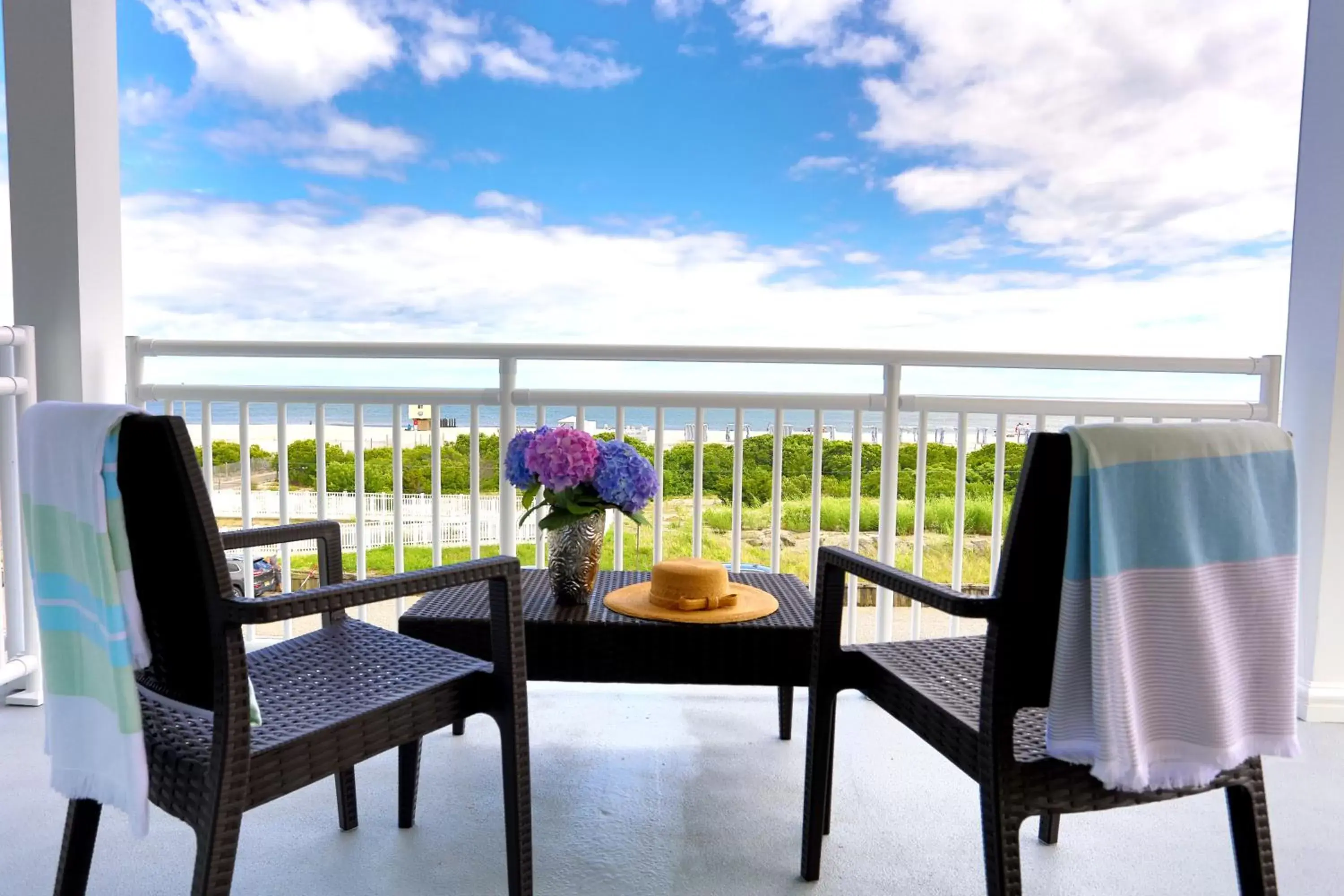 Balcony/Terrace in La Mer Beachfront Resort