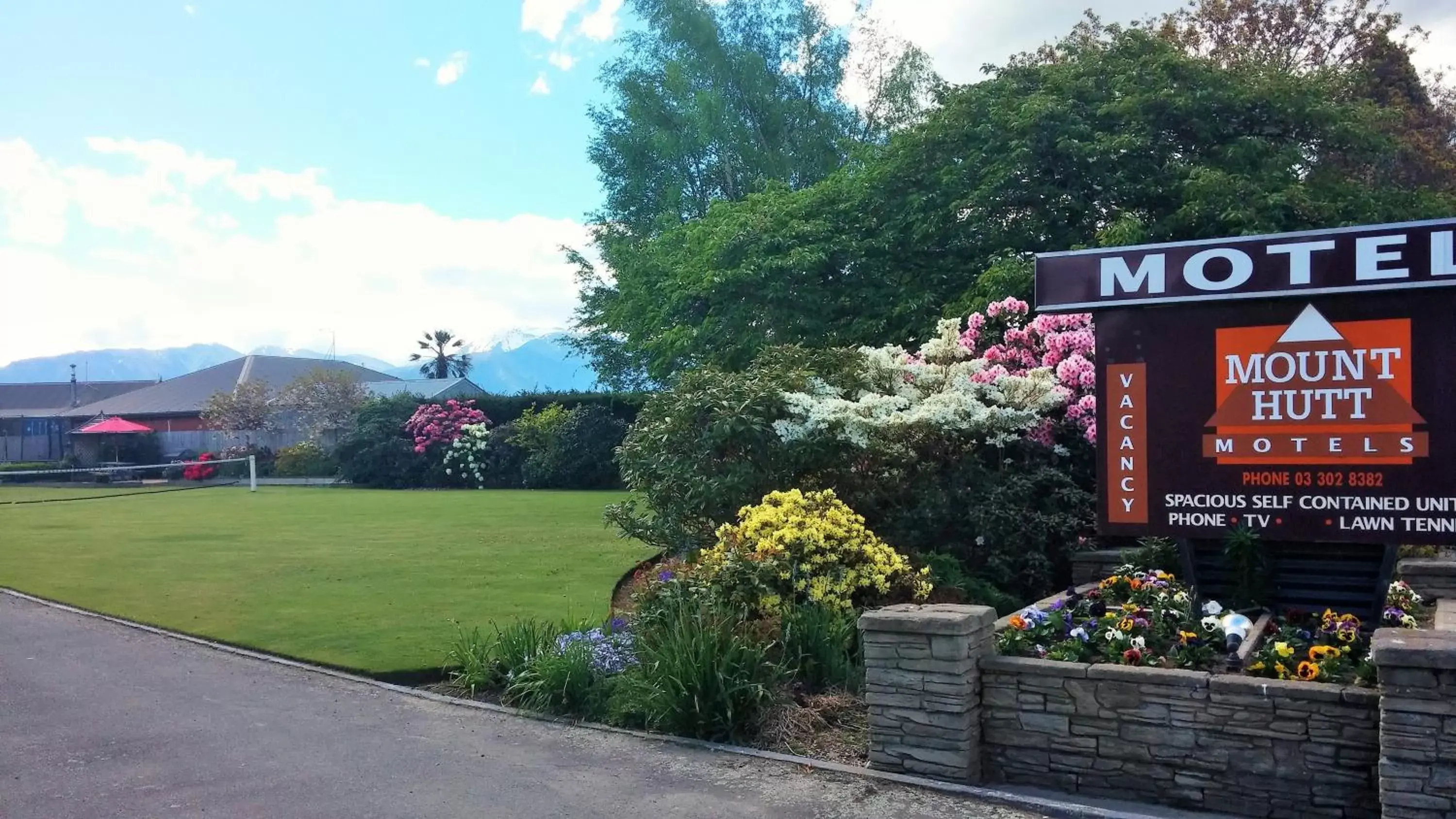 Facade/entrance in Mount Hutt Motels