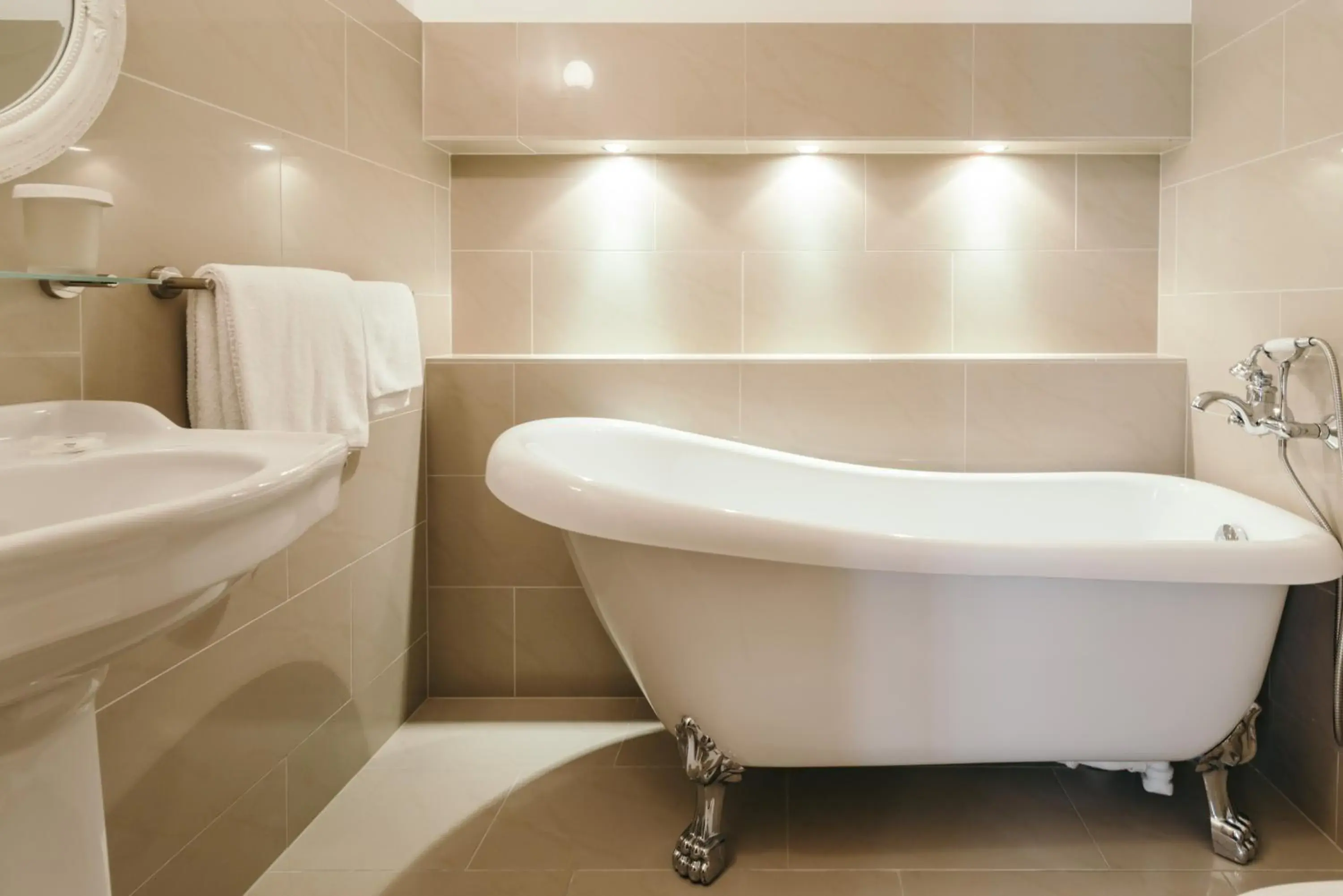 Bathroom in Merchants House Hotel