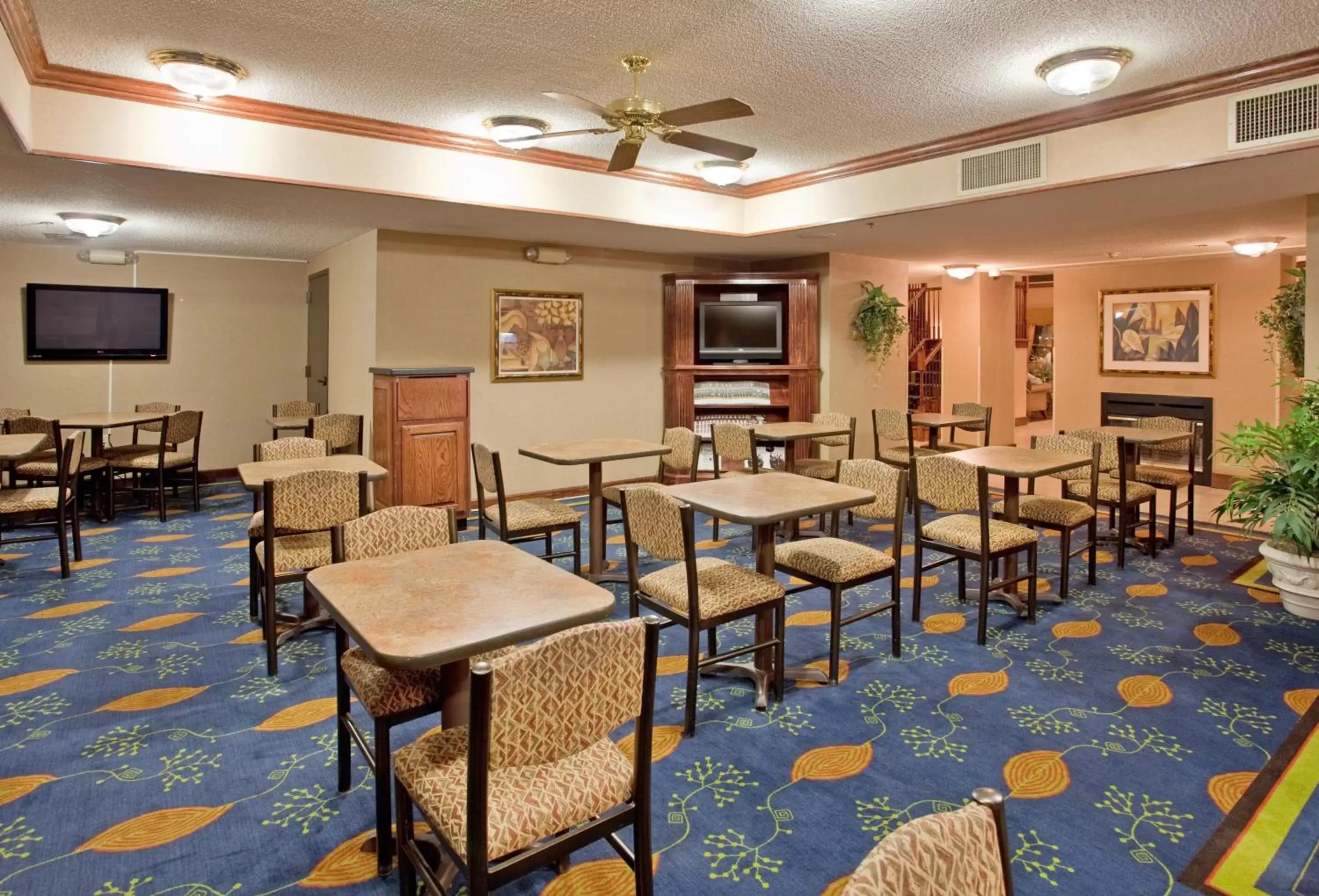 Lounge or bar, Restaurant/Places to Eat in La Quinta by Wyndham Jonesboro