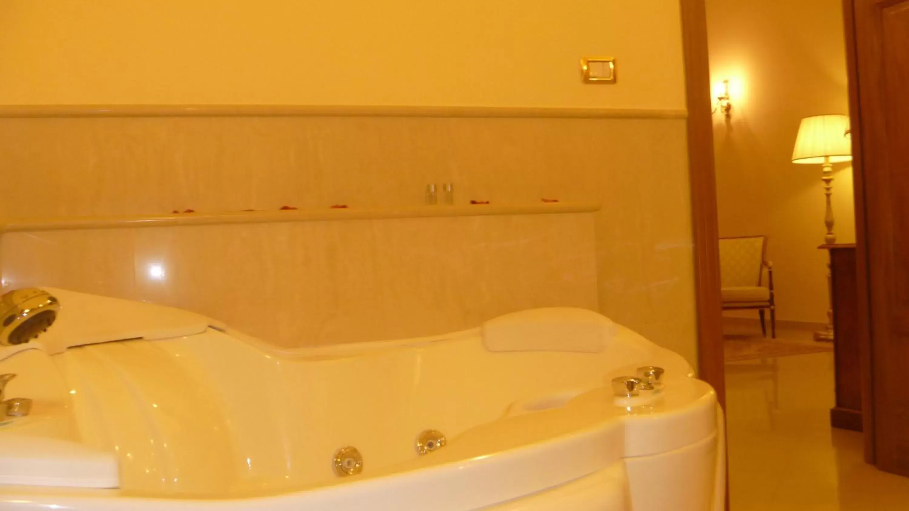 Bathroom in Castello Conti Filo