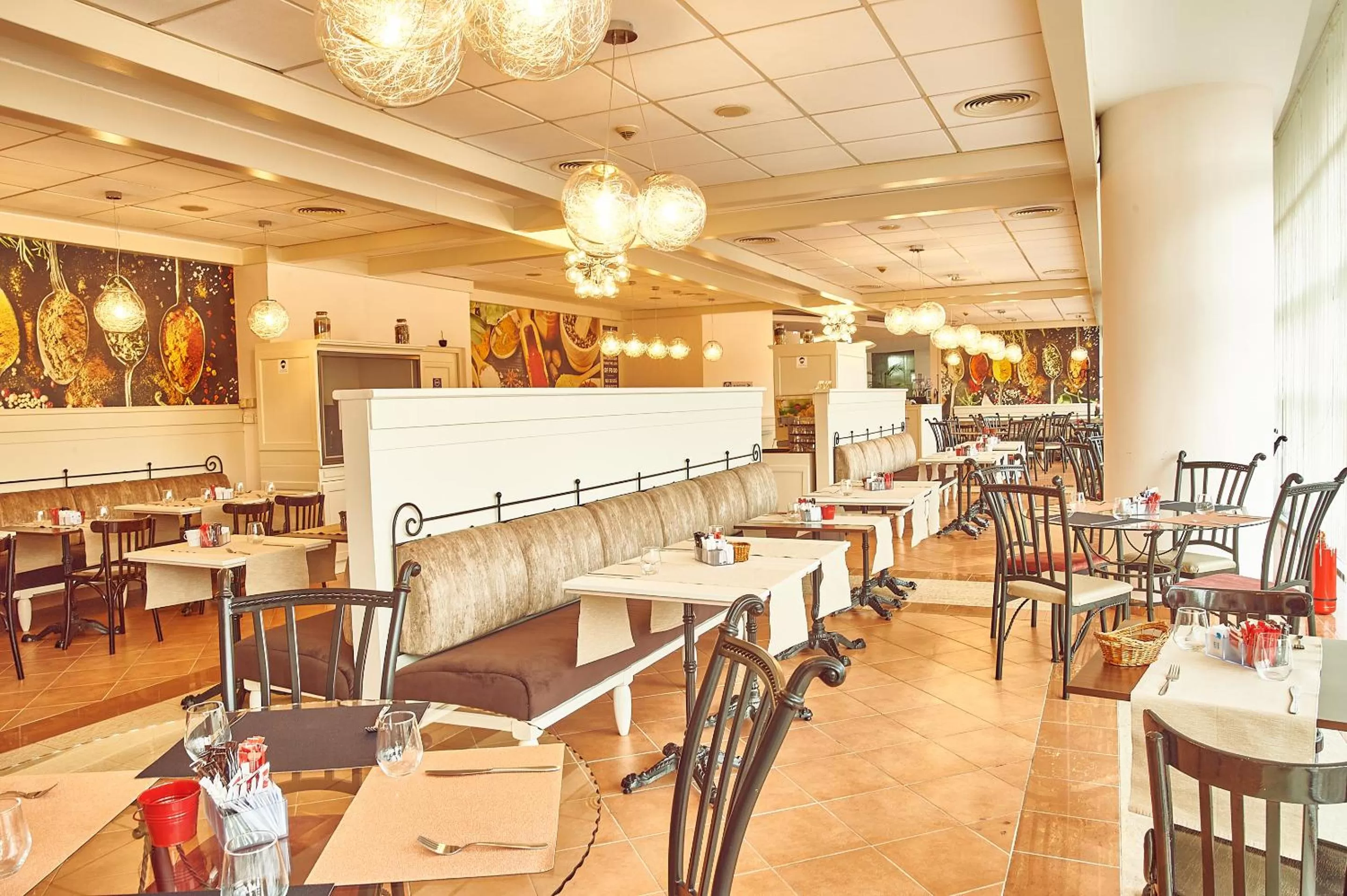 Restaurant/places to eat in Continental Forum Bucuresti Palatul Parlamentului