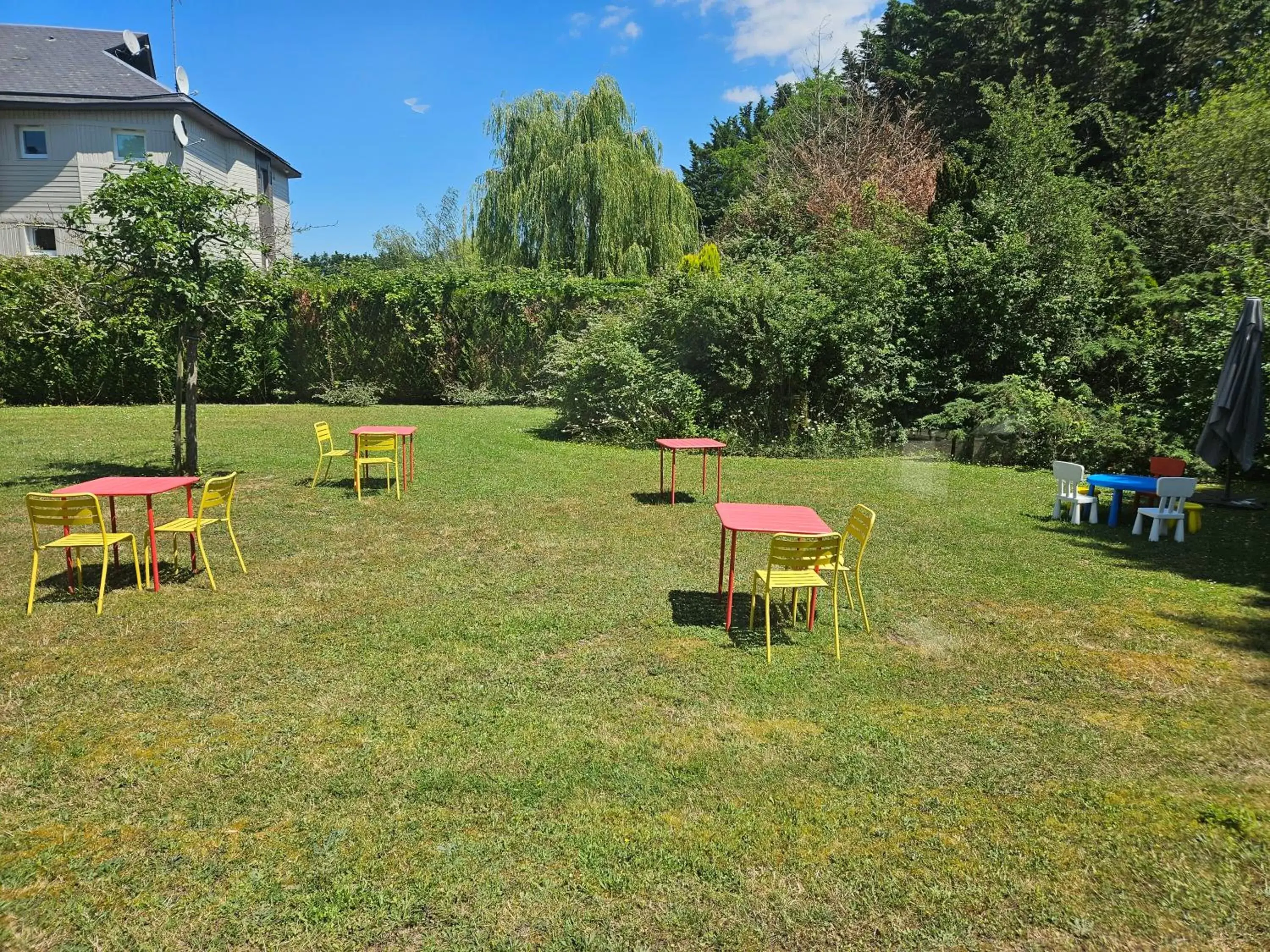 Garden in Campanile Deauville Saint-Arnoult