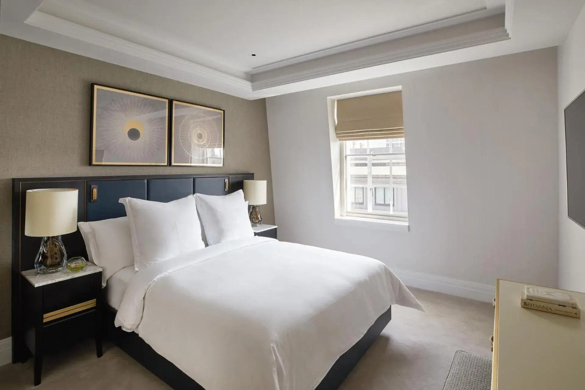 Bedroom, Bed in Four Seasons Hotel London at Ten Trinity Square
