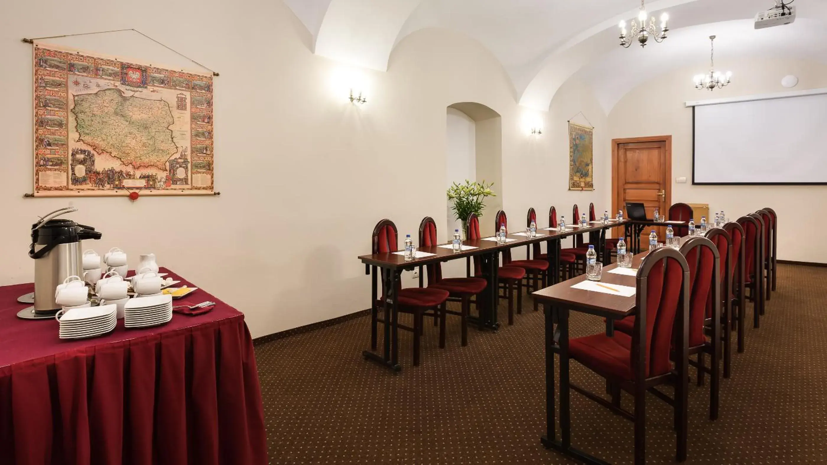 Business facilities, Restaurant/Places to Eat in Hotel Wit Stwosz