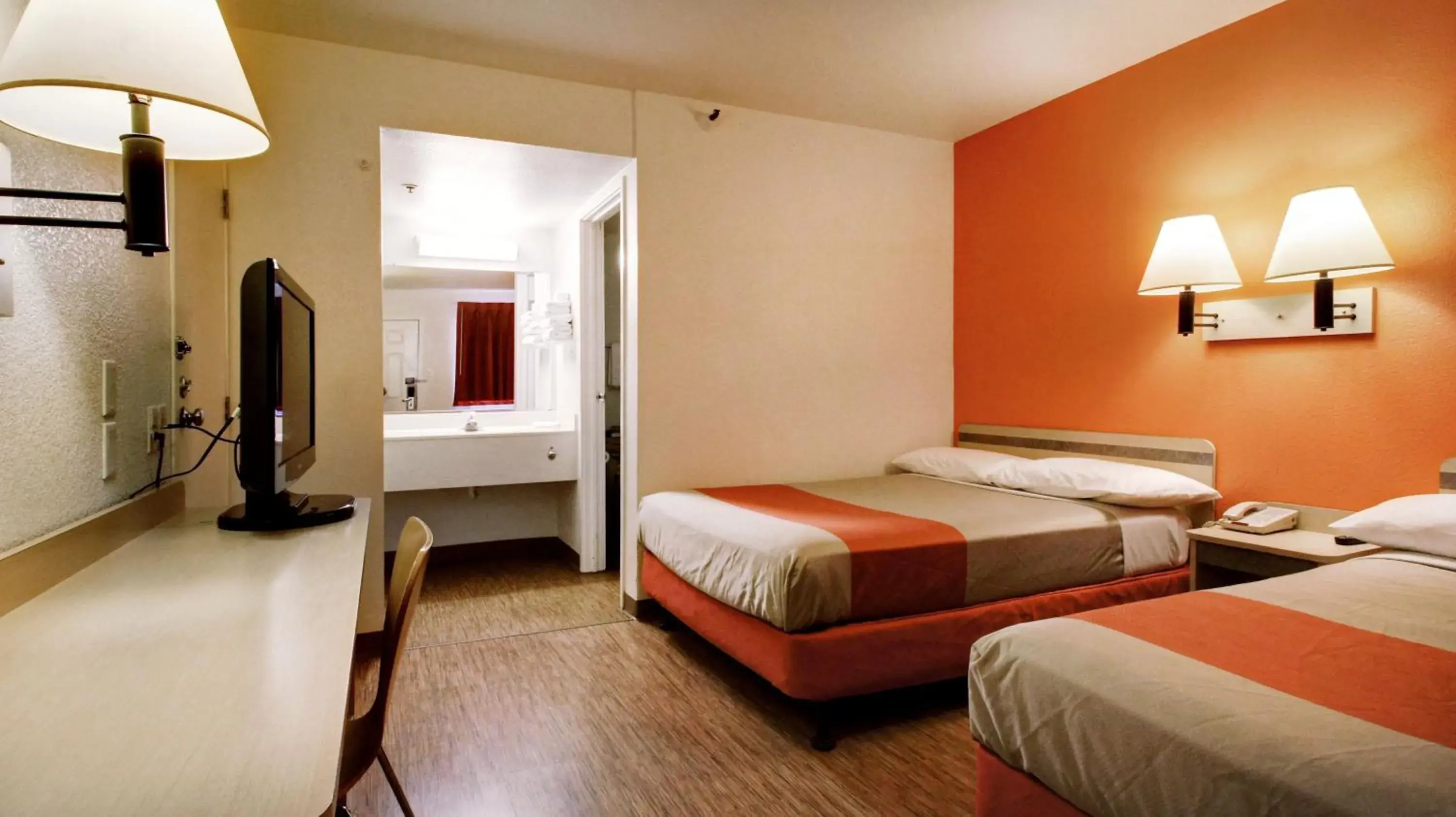 Bedroom, Bed in Motel 6-Woods Cross, UT - Salt Lake City - North Bedroom, Bed in Motel 6-Woods Cross, UT - Salt Lake City - North