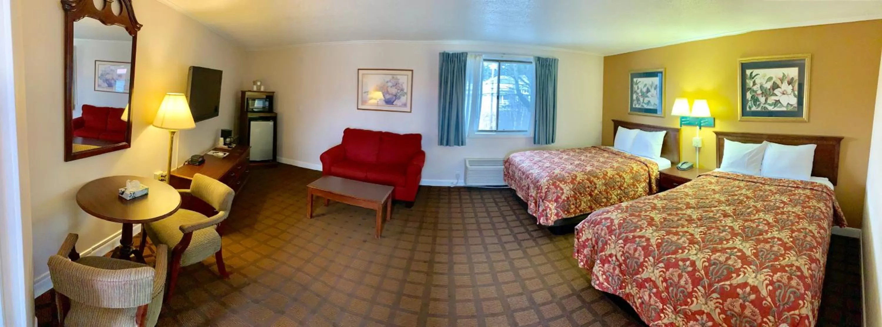 TV and multimedia, Bed in EastGate Inn