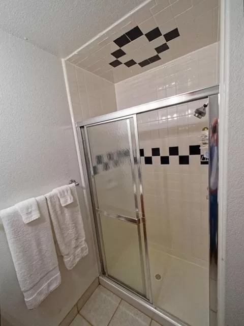 Bathroom in Trail City Bed & Breakfast