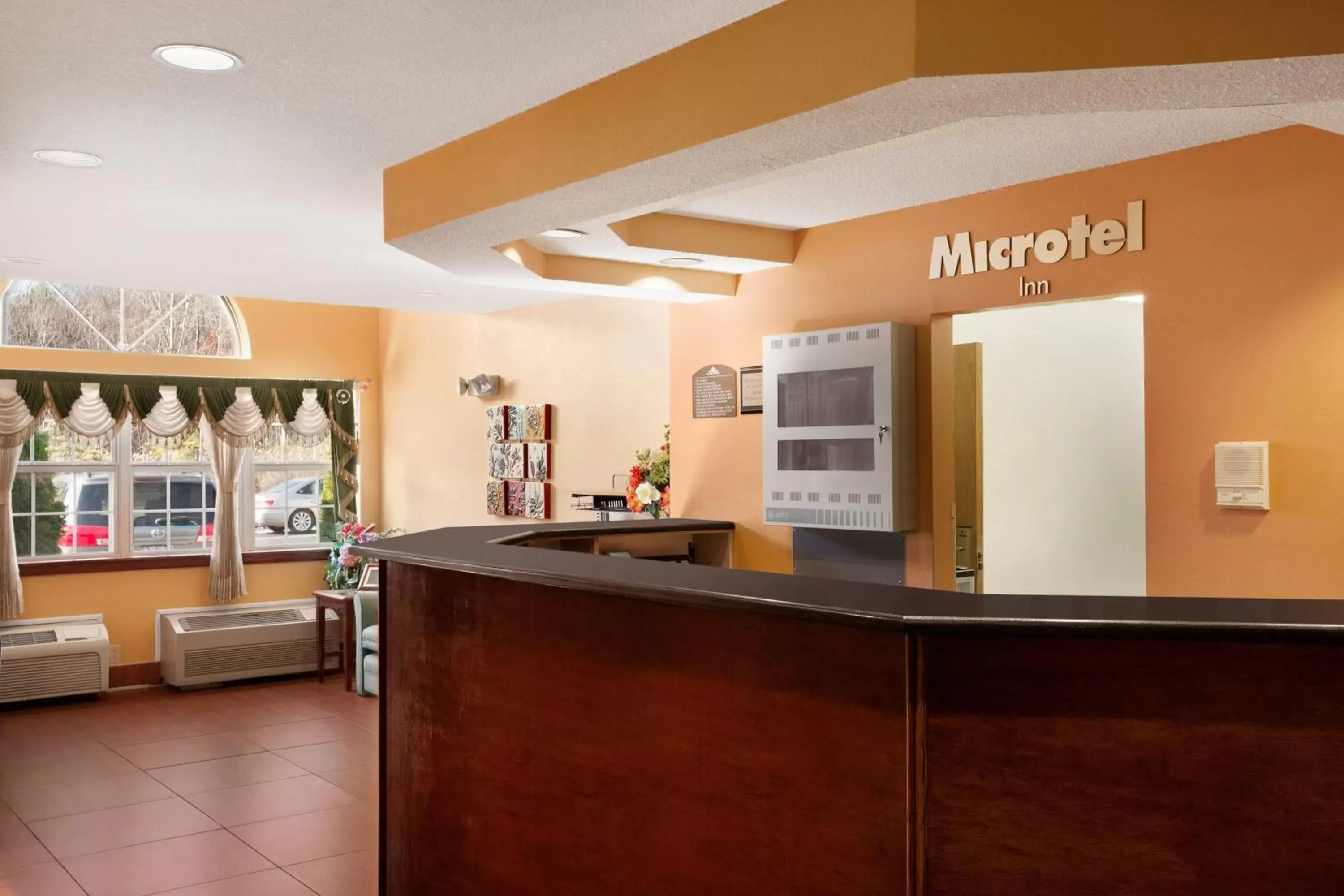 Lobby or reception, Lobby/Reception in Microtel Inn by Wyndham - Albany Airport