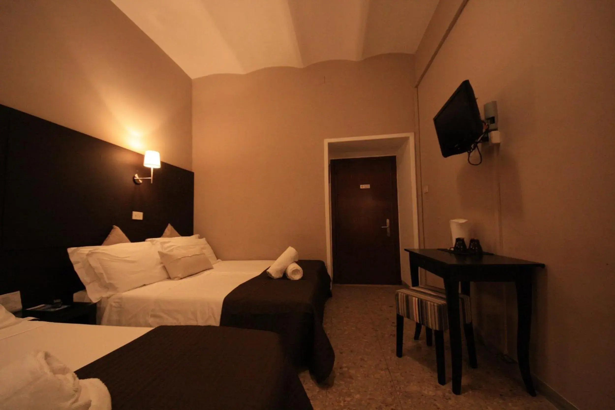 Photo of the whole room, Bed in Hotel Felice