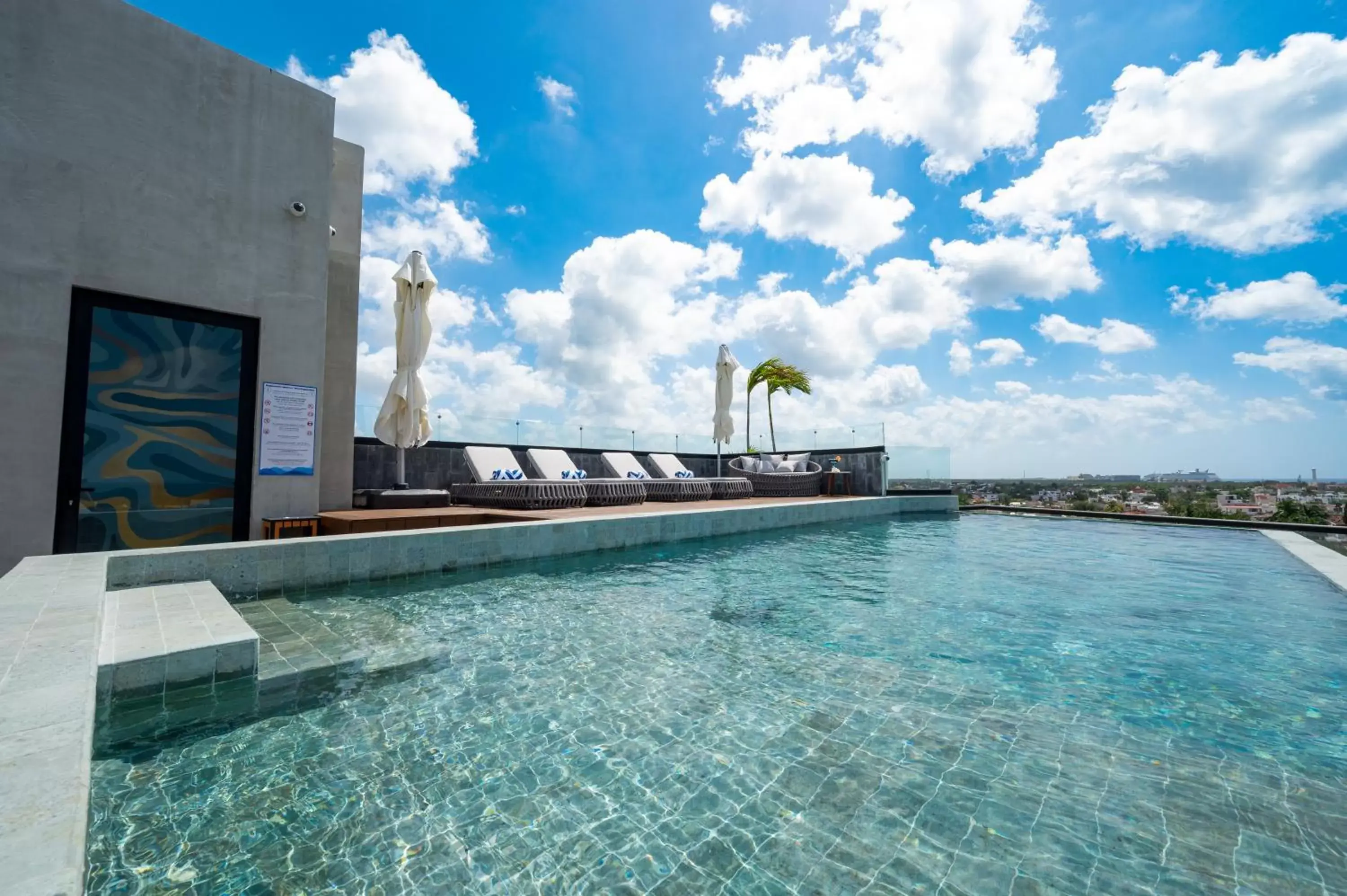 Swimming Pool in Kippal - Modern Oasis - ApartHotel