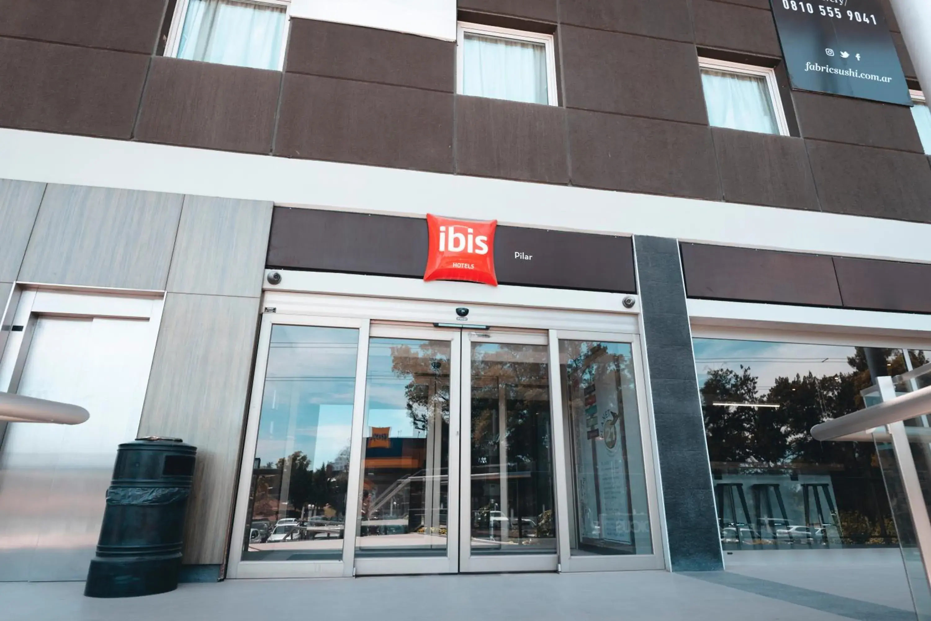 Facade/entrance in Hotel Ibis Pilar