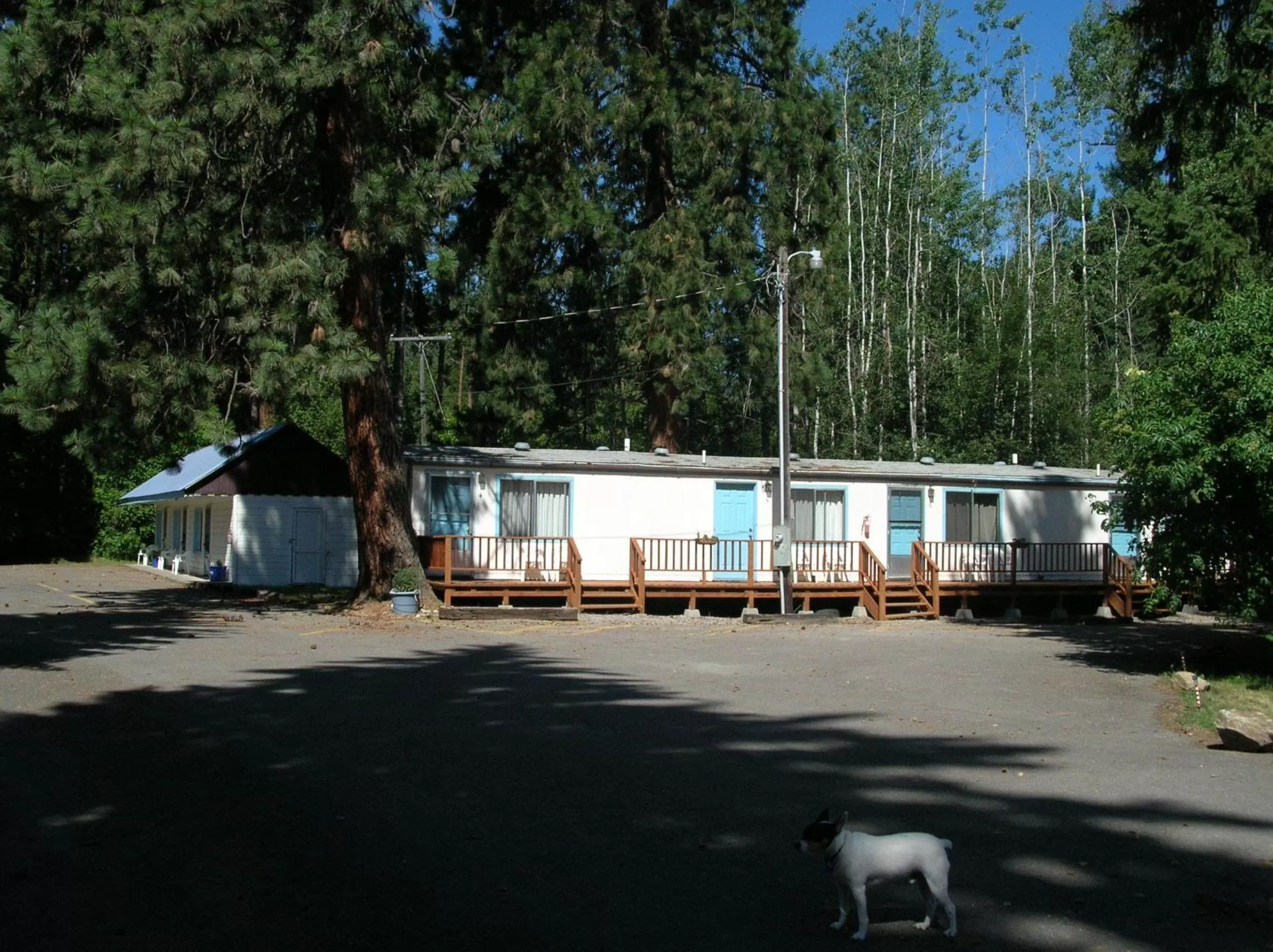 Property building in Little River Motel Saint Regis