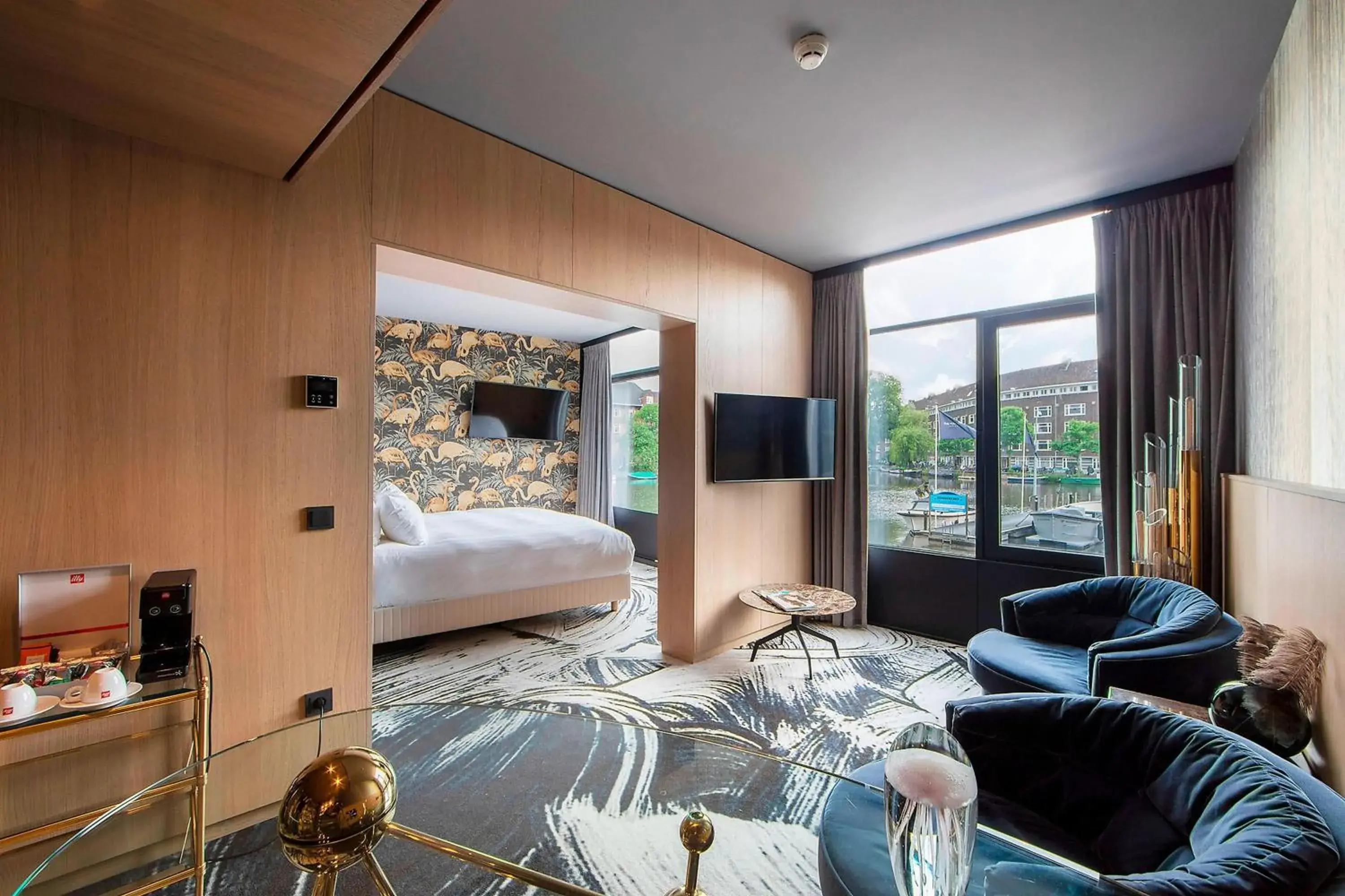 Living room in Apollo Hotel Amsterdam, a Tribute Portfolio Hotel