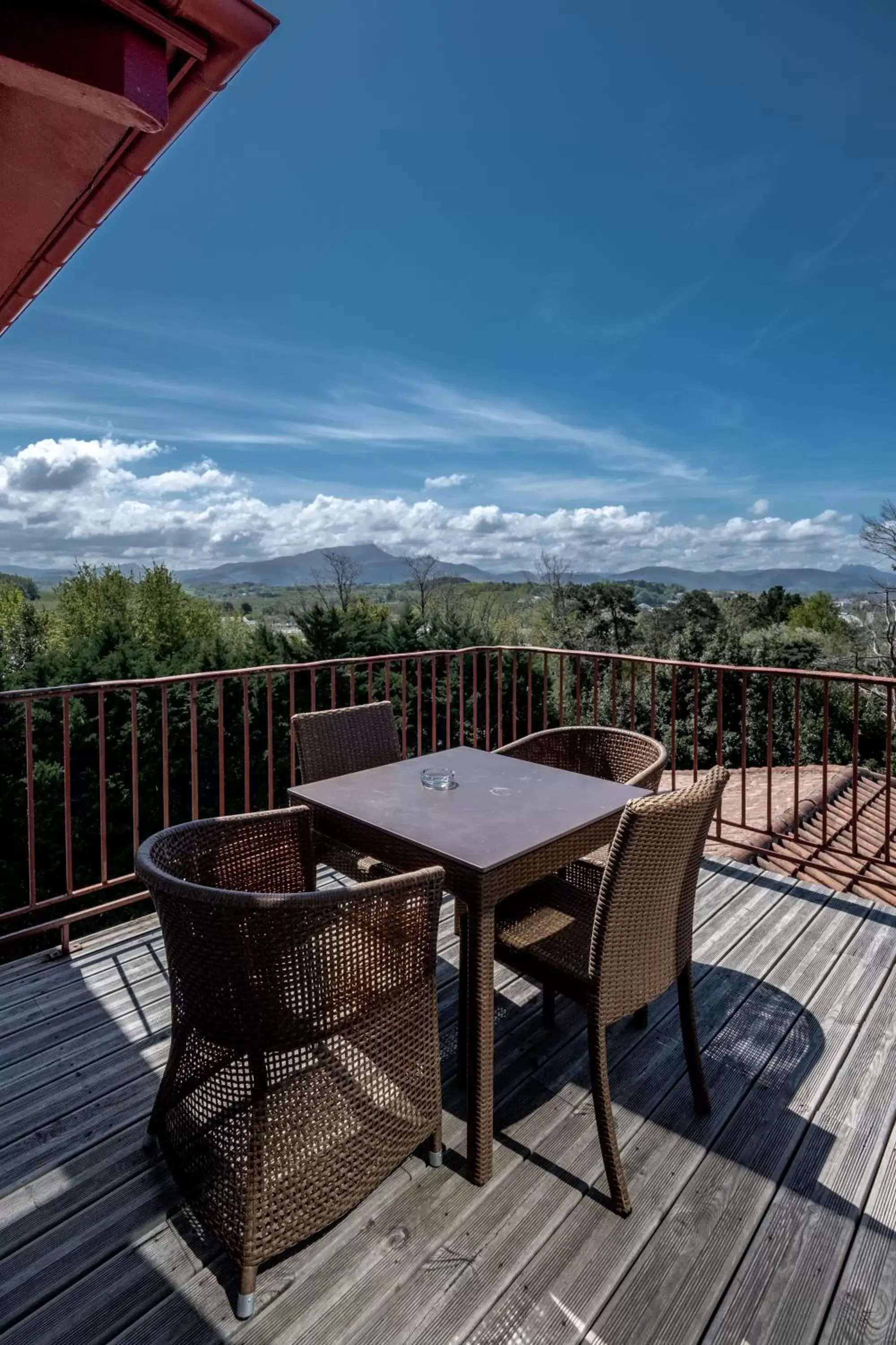 Balcony/Terrace in Résidence Chateau d'Acotz - Avec piscine à 600m des plages à Saint-Jean-de-Luz