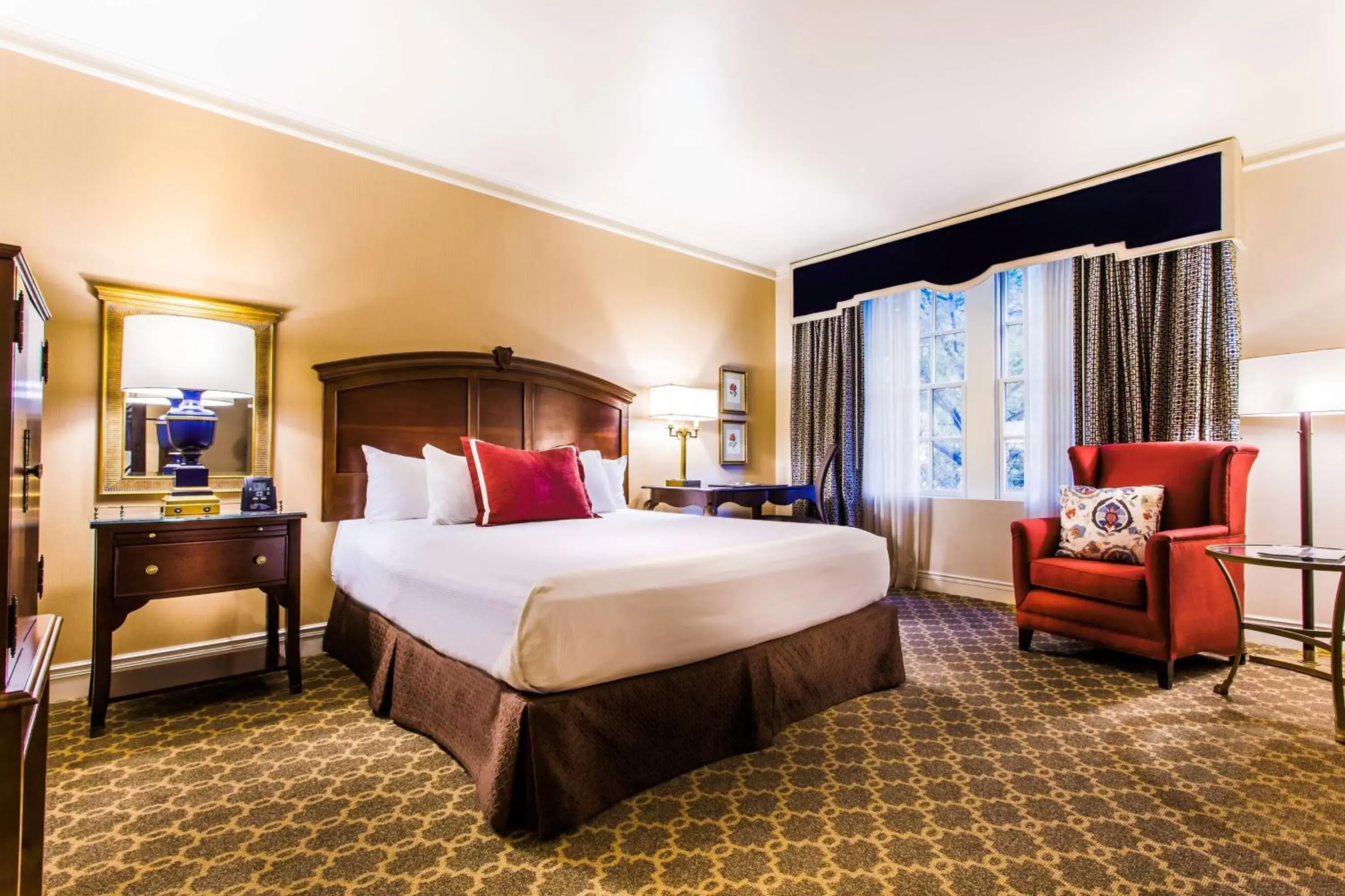 Bed in Hotel Roanoke & Conference Center, Curio Collection by Hilton