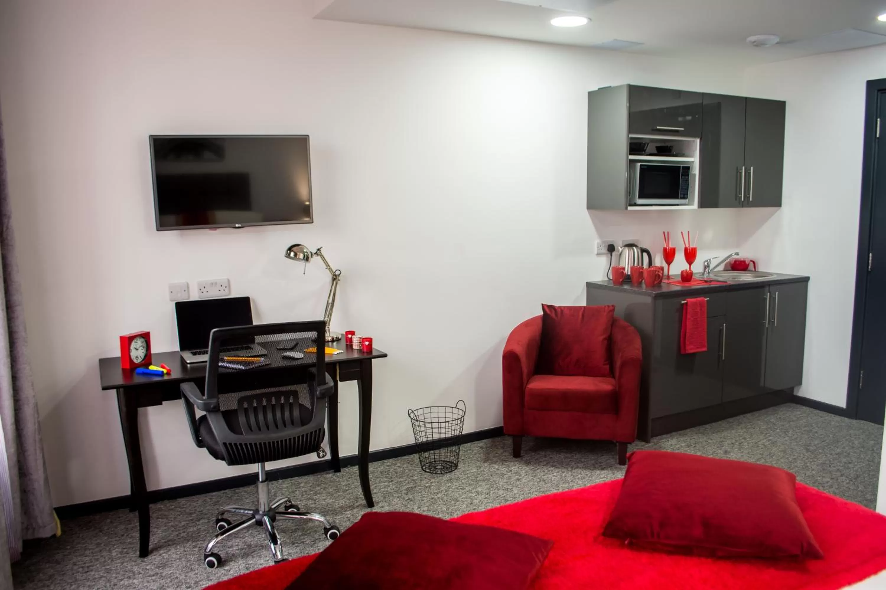 TV and multimedia in Trivelles Regency, Nottingham