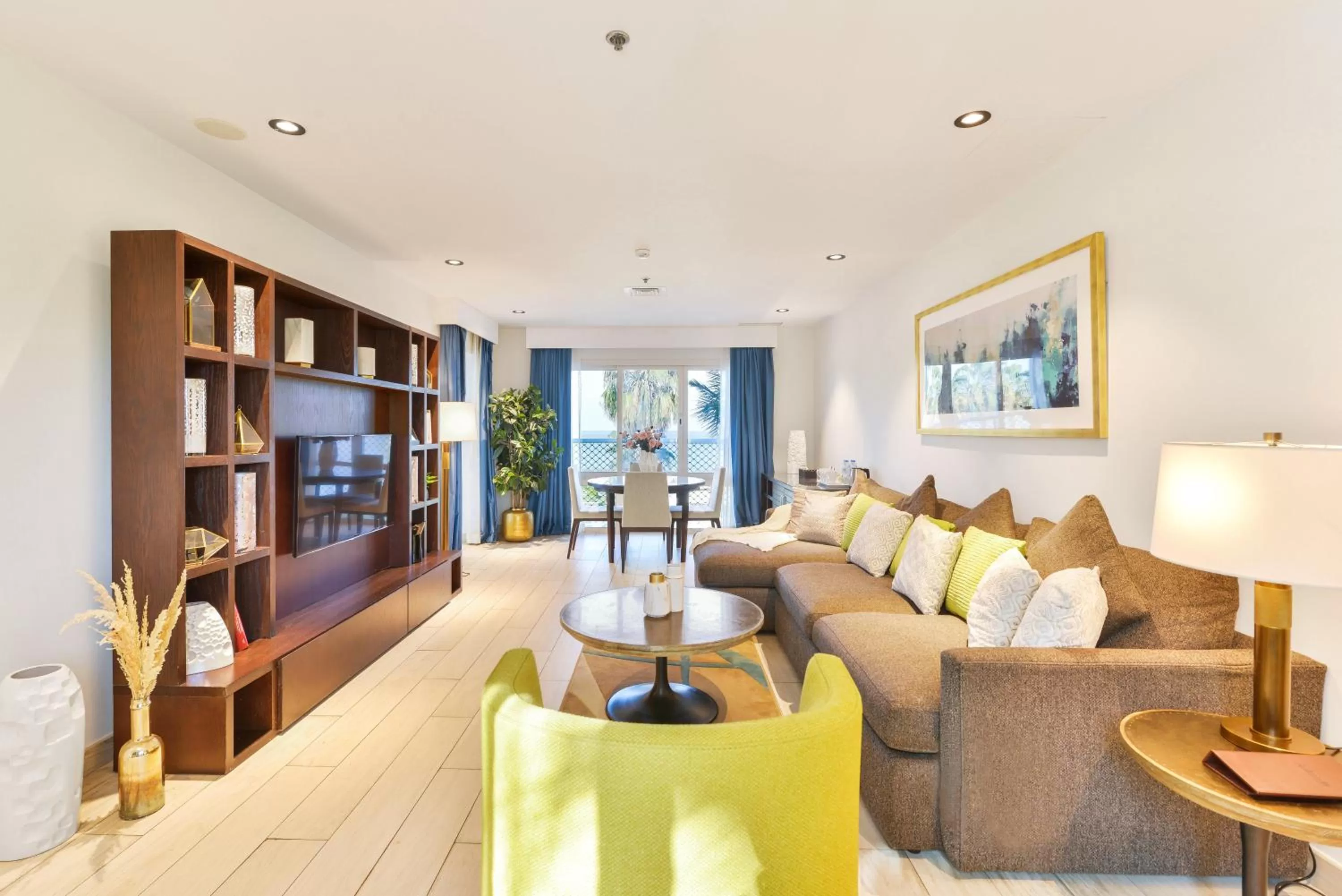 Living room in Radisson Blu Resort, Fujairah