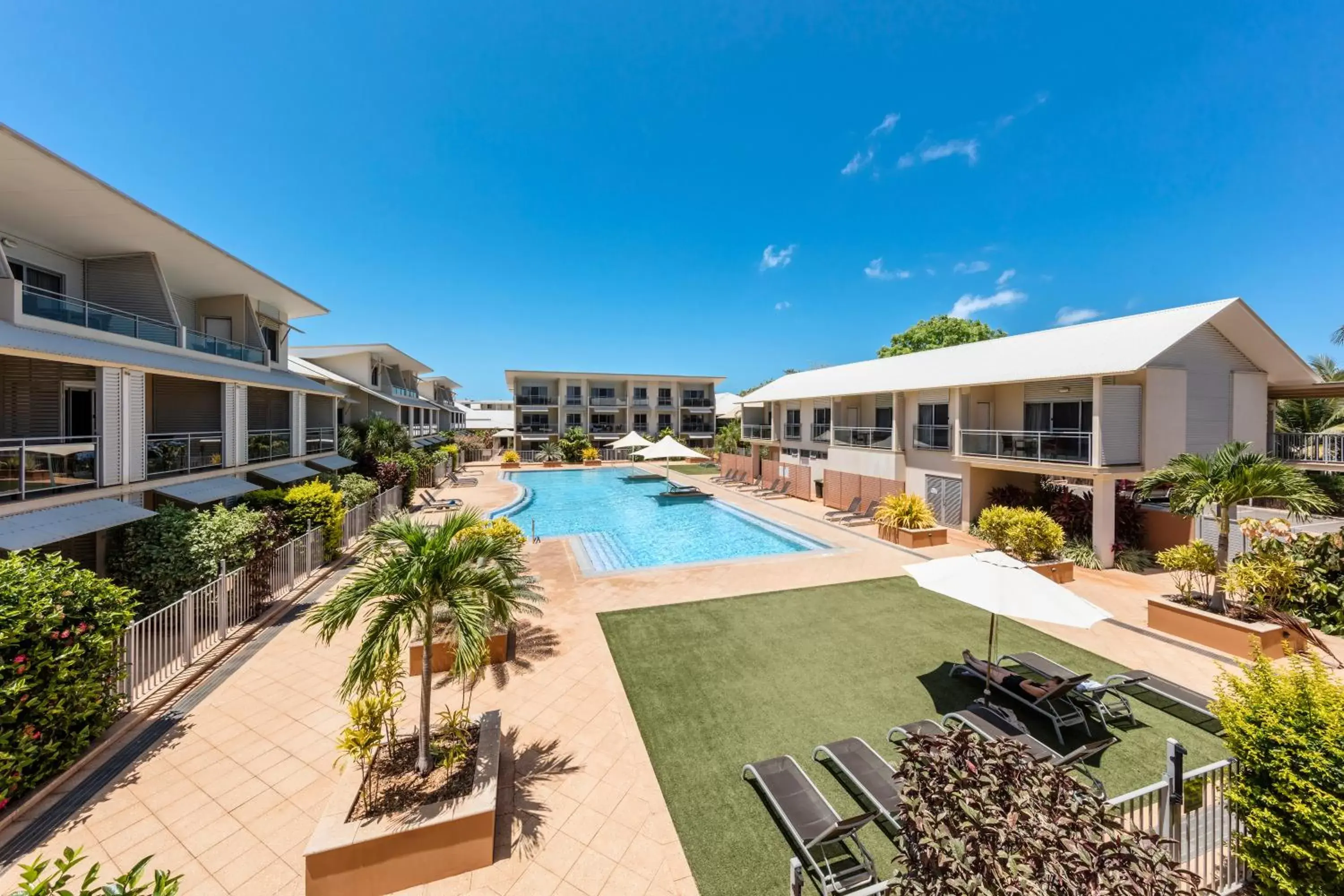 Swimming Pool in Oaks Broome Hotel