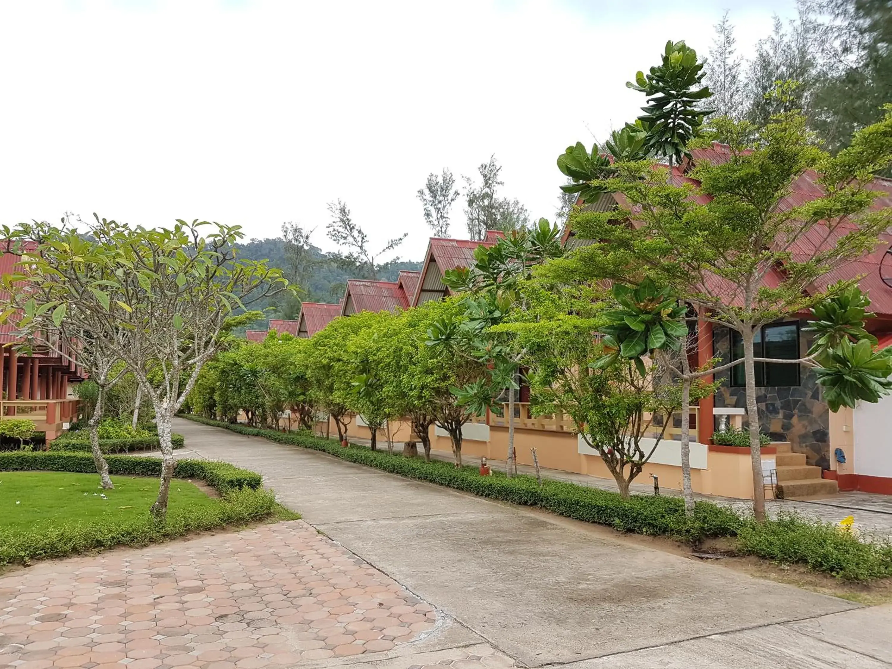Area and facilities, Property Building in D.R. Lanta Bay Resort