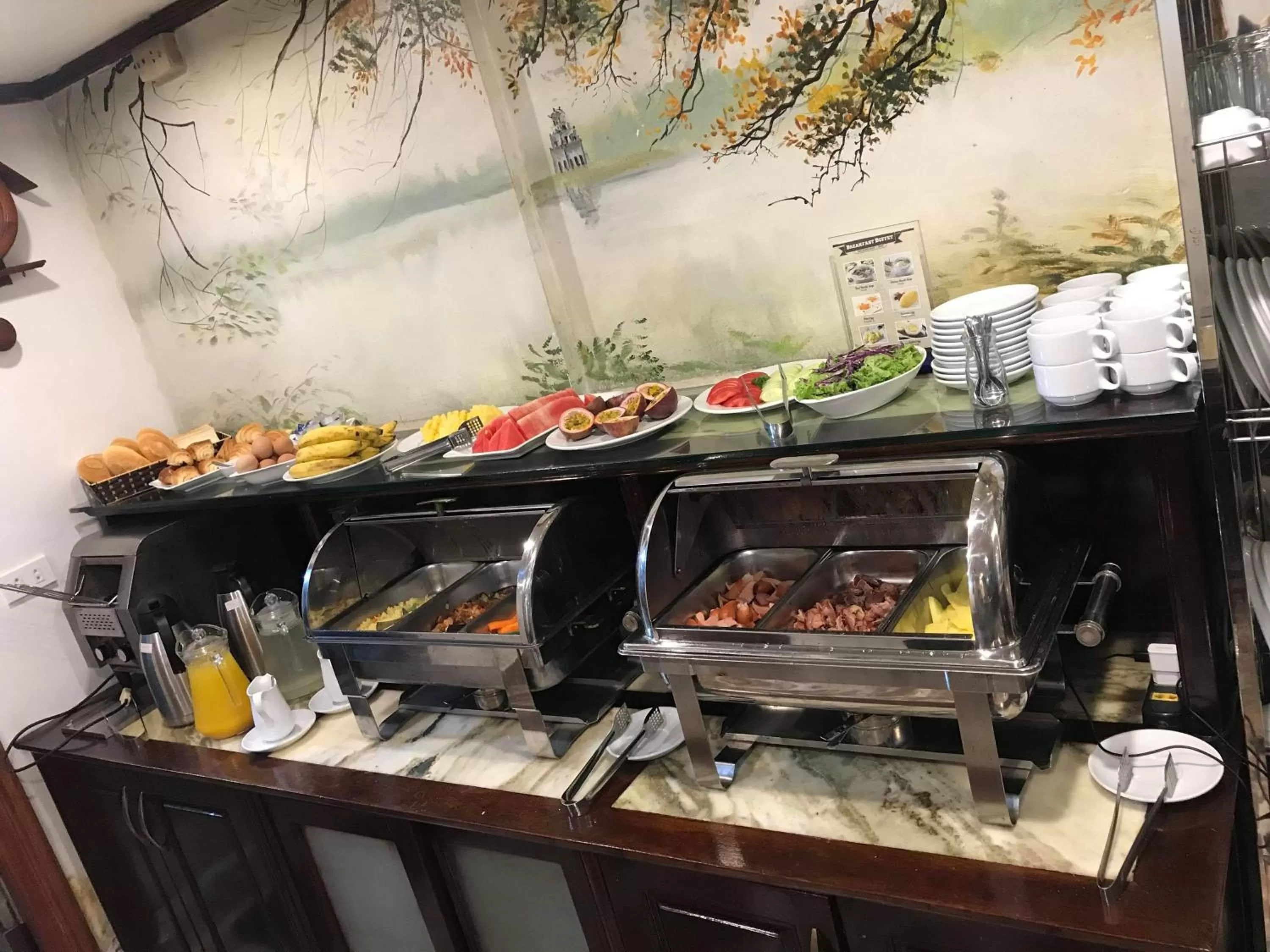 Food and drinks in Hanoi Endless Hotel