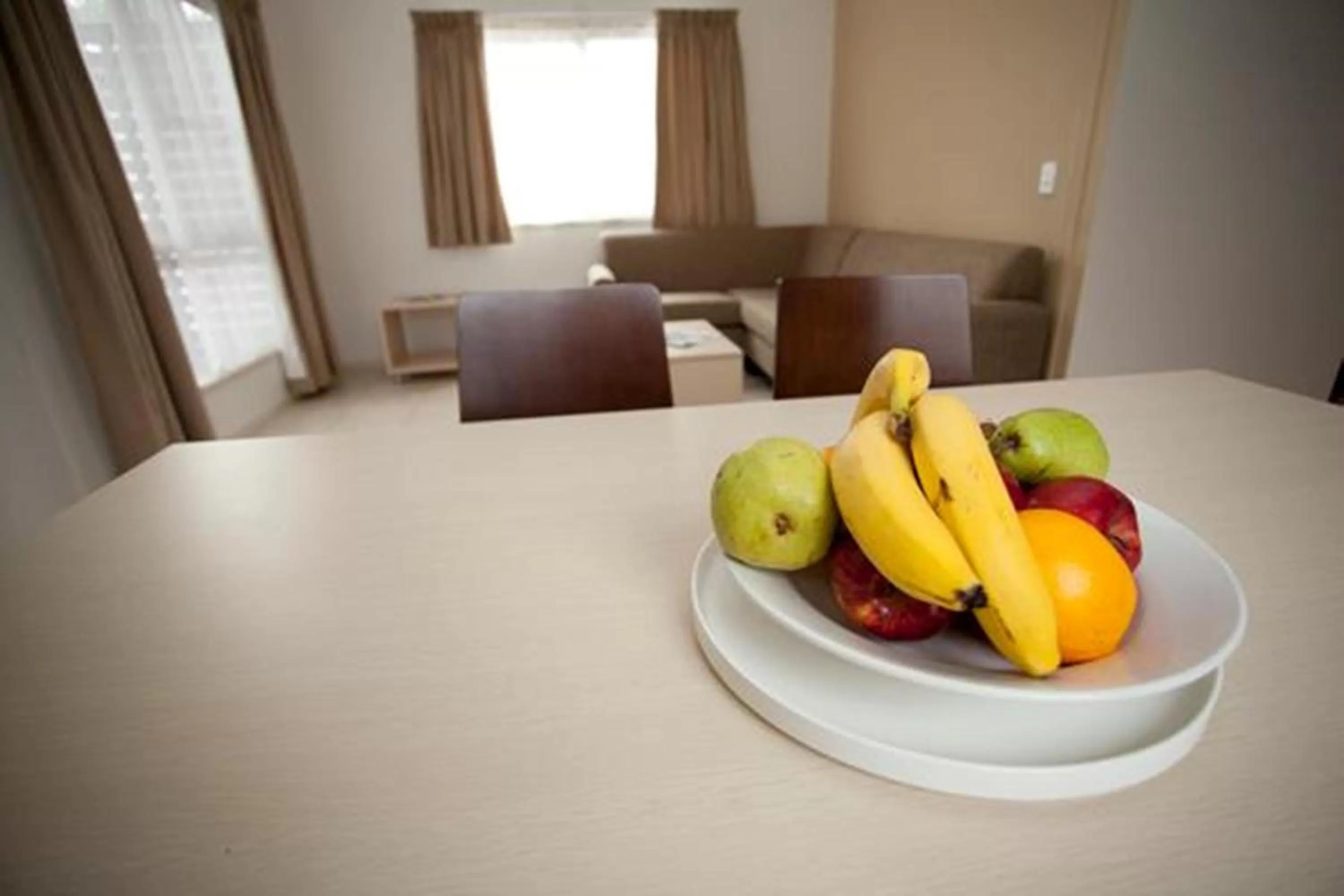 Dining area in Alivio Tourist Park Canberra