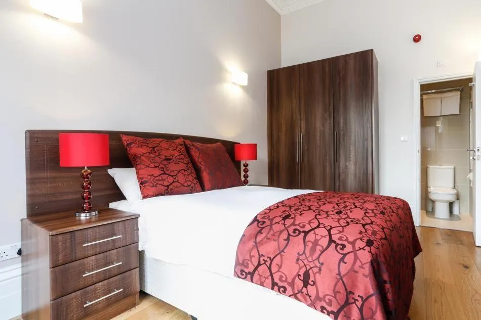 Bed in City Inn Russell Square