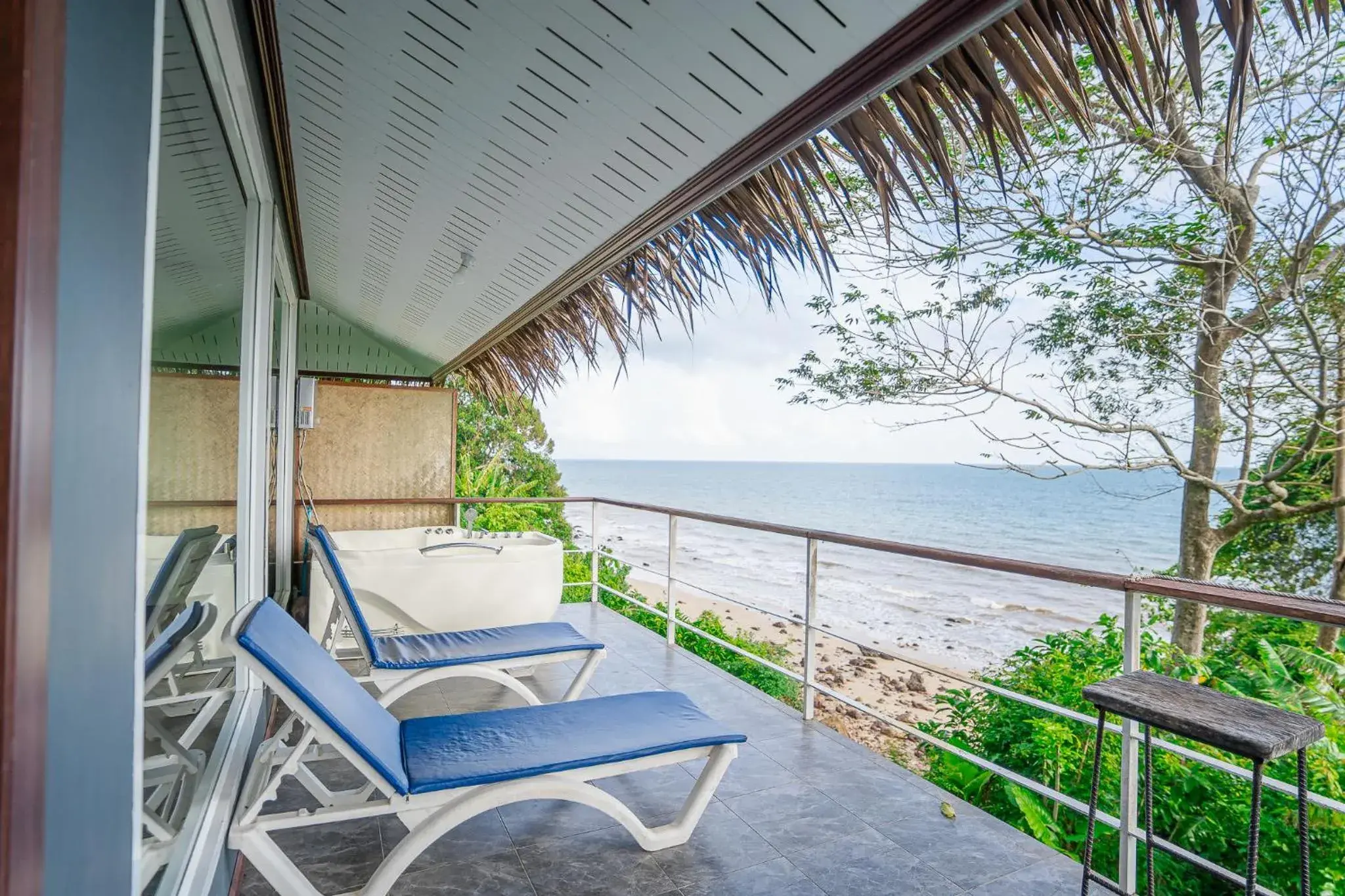 Balcony/Terrace in Koh Jum Resort