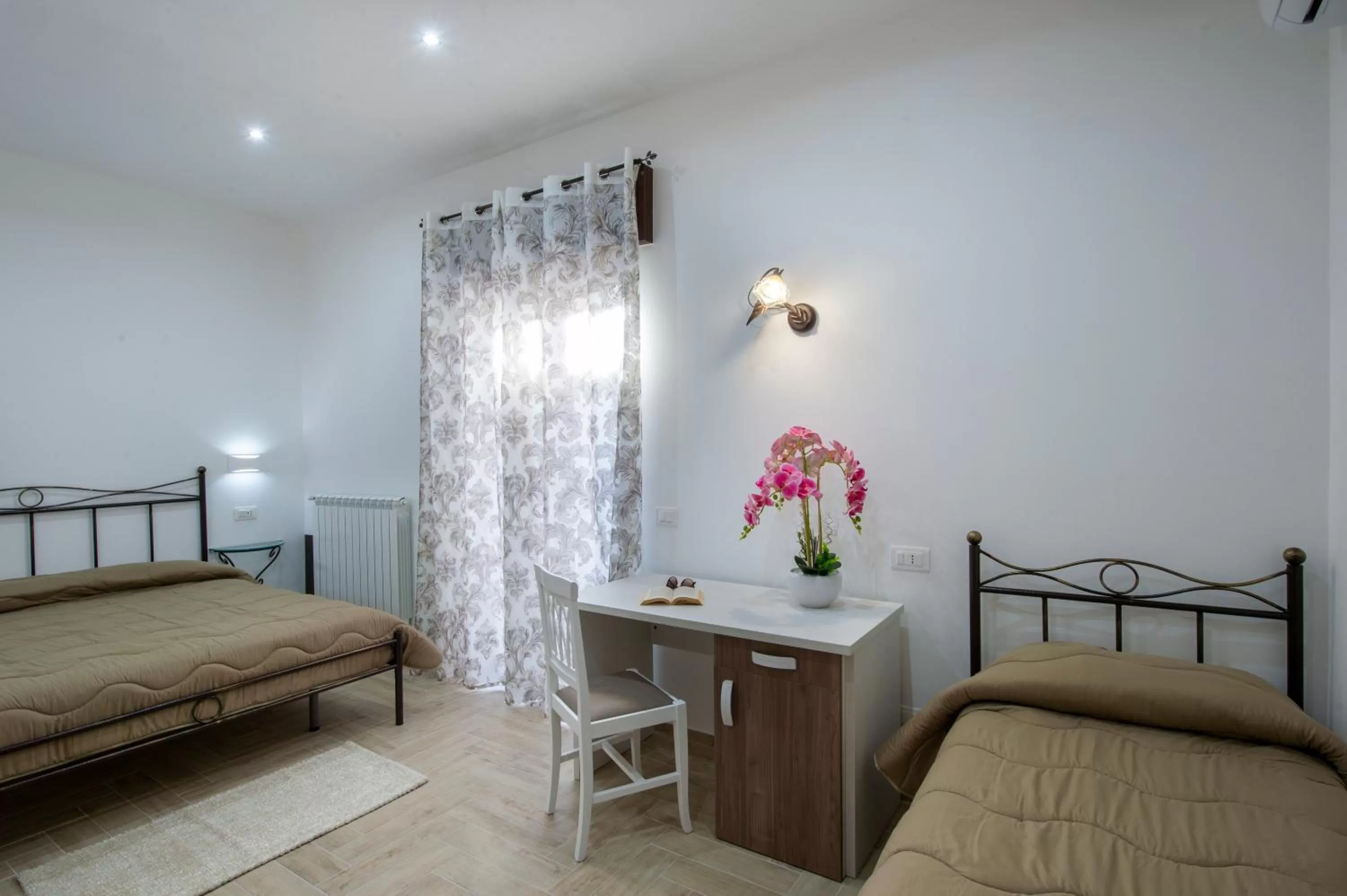 Bedroom, Bed in Il Ritrovo degli dei