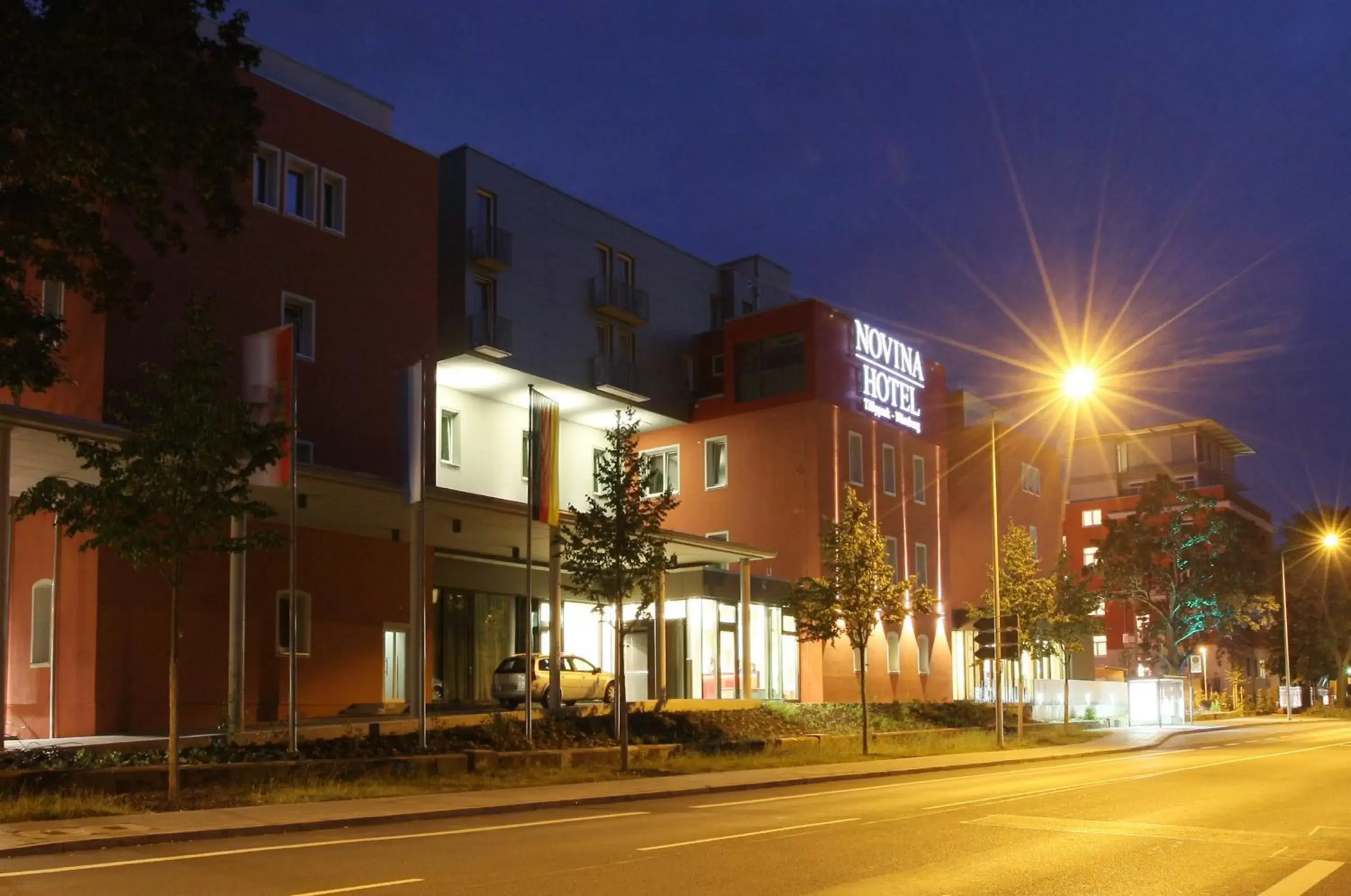 Facade/entrance, Property Building in Novina Hotel Tillypark