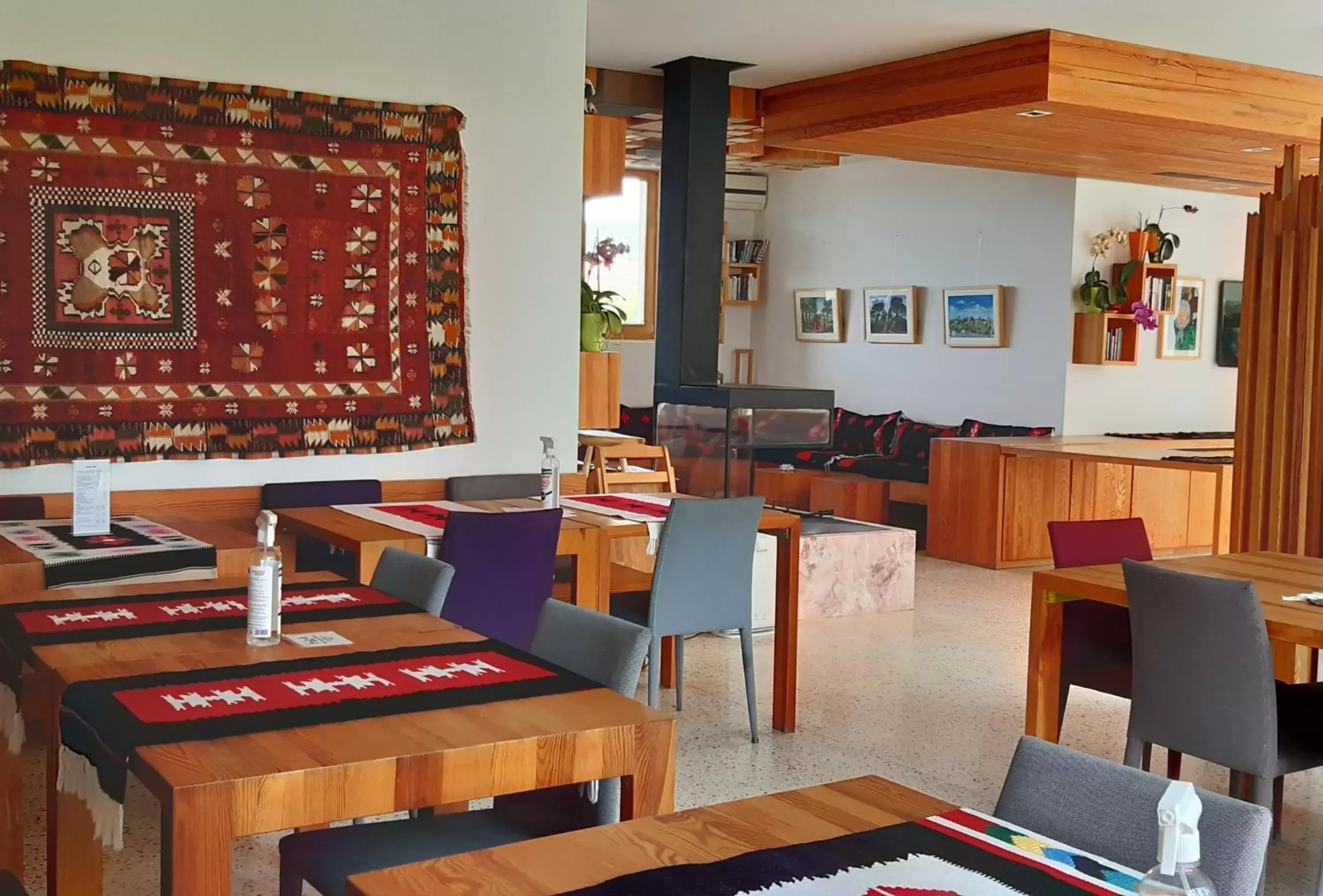 Restaurant/places to eat in Hotel Gracanica Restaurant/places to eat in Hotel Gracanica