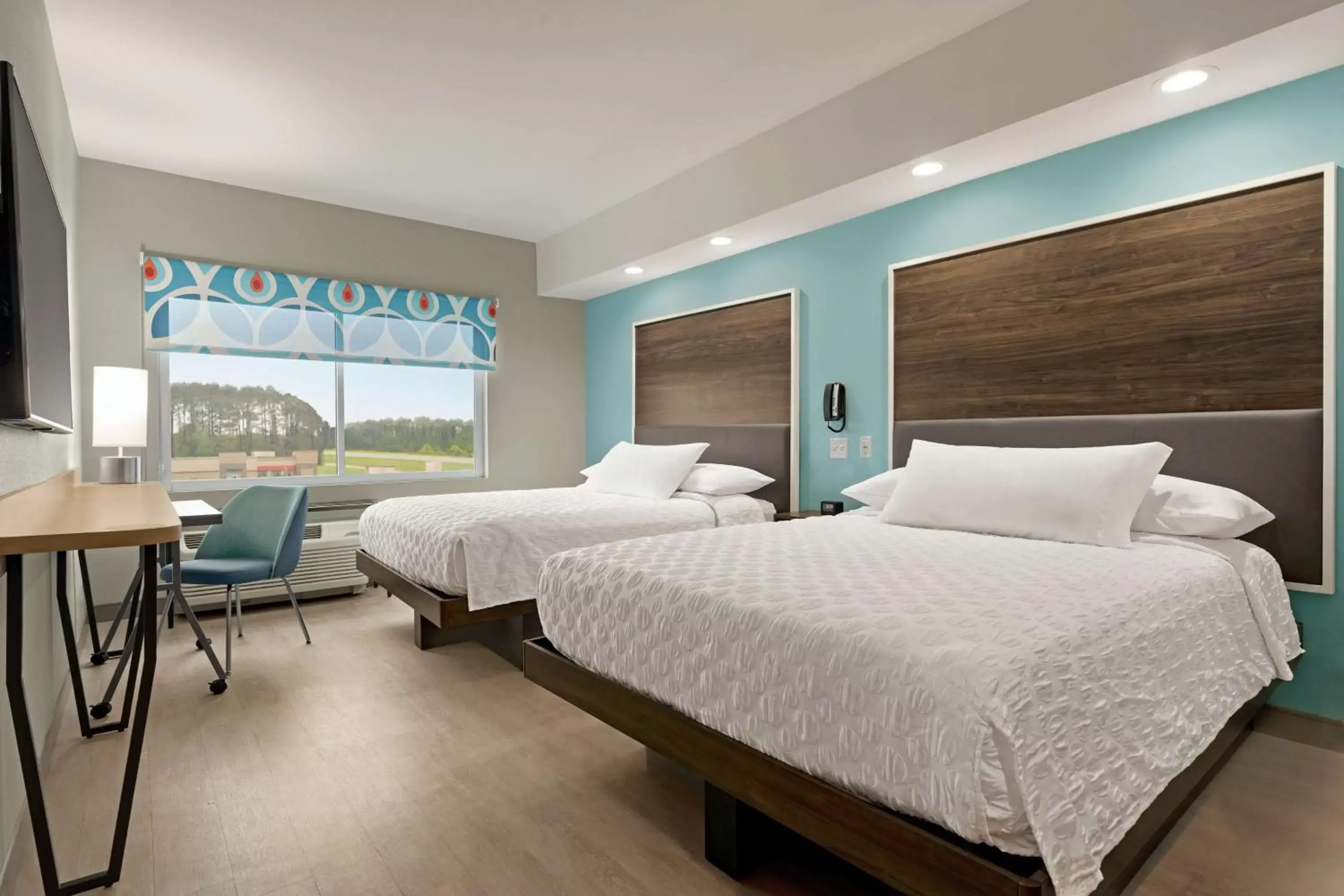 Queen Room with Two Queen Beds in Tru By Hilton Florence I-95 Queen Room with Two Queen Beds in Tru By Hilton Florence I-95