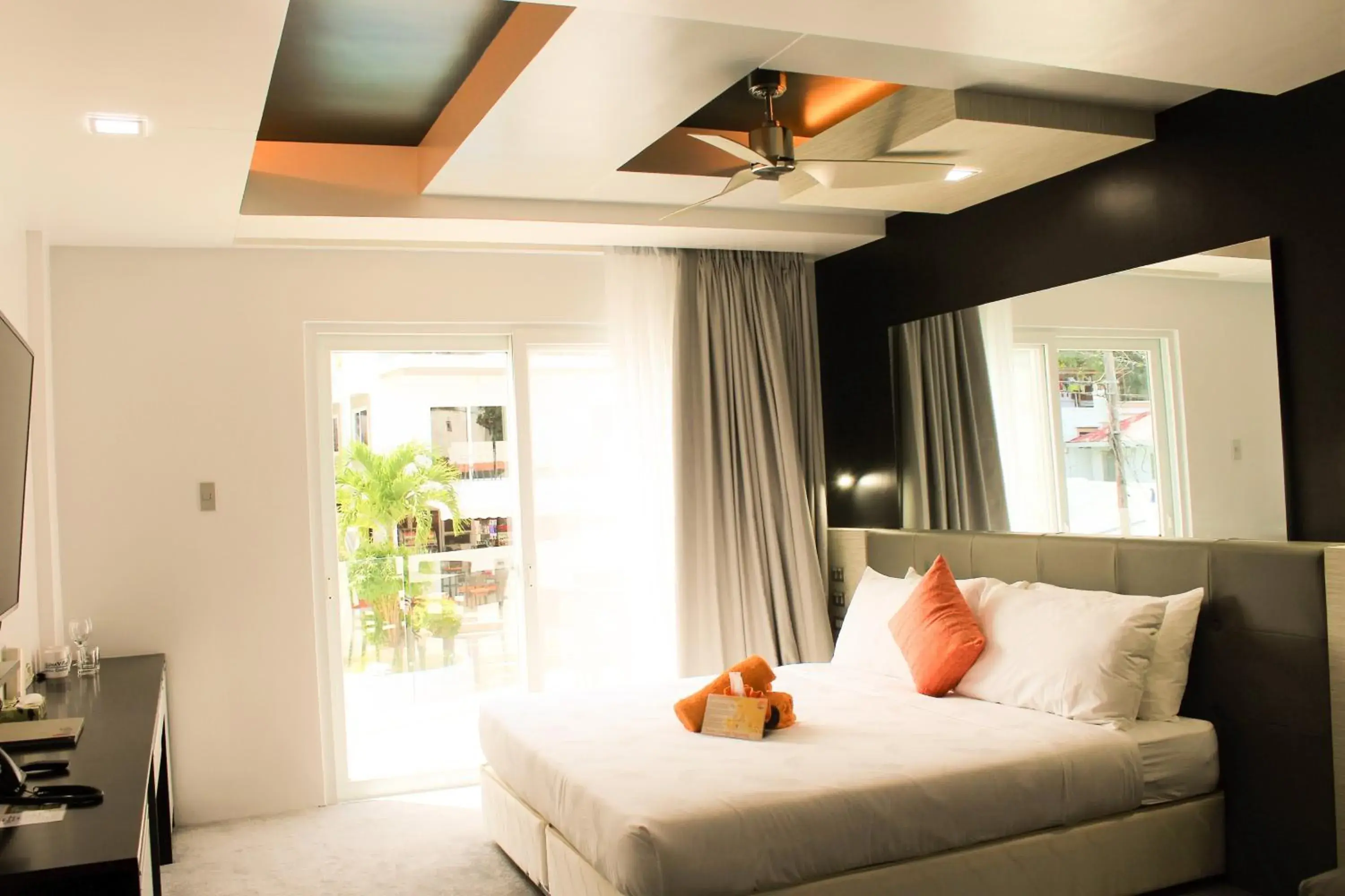 Bed in Lalaguna Villas Luxury Dive Resort and Spa