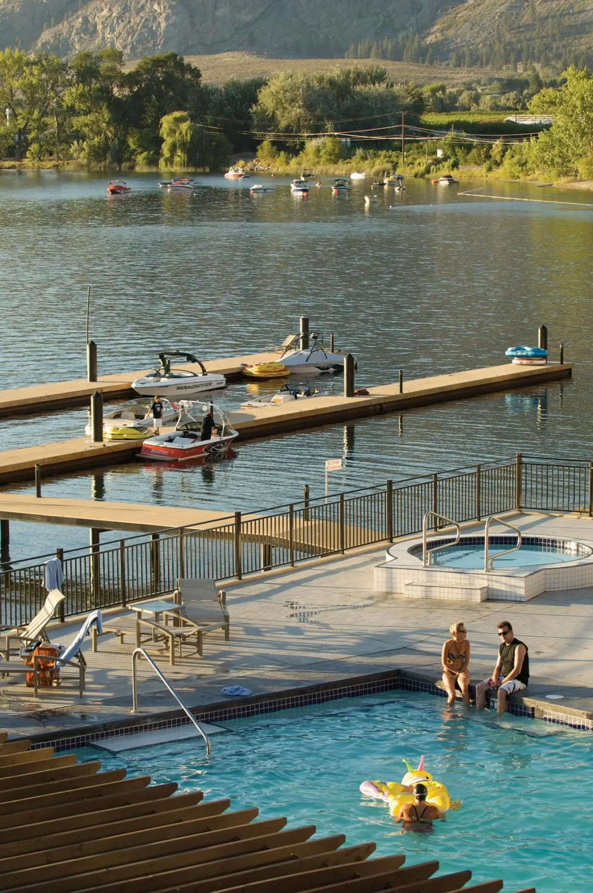 Swimming pool in Walnut Beach Resort