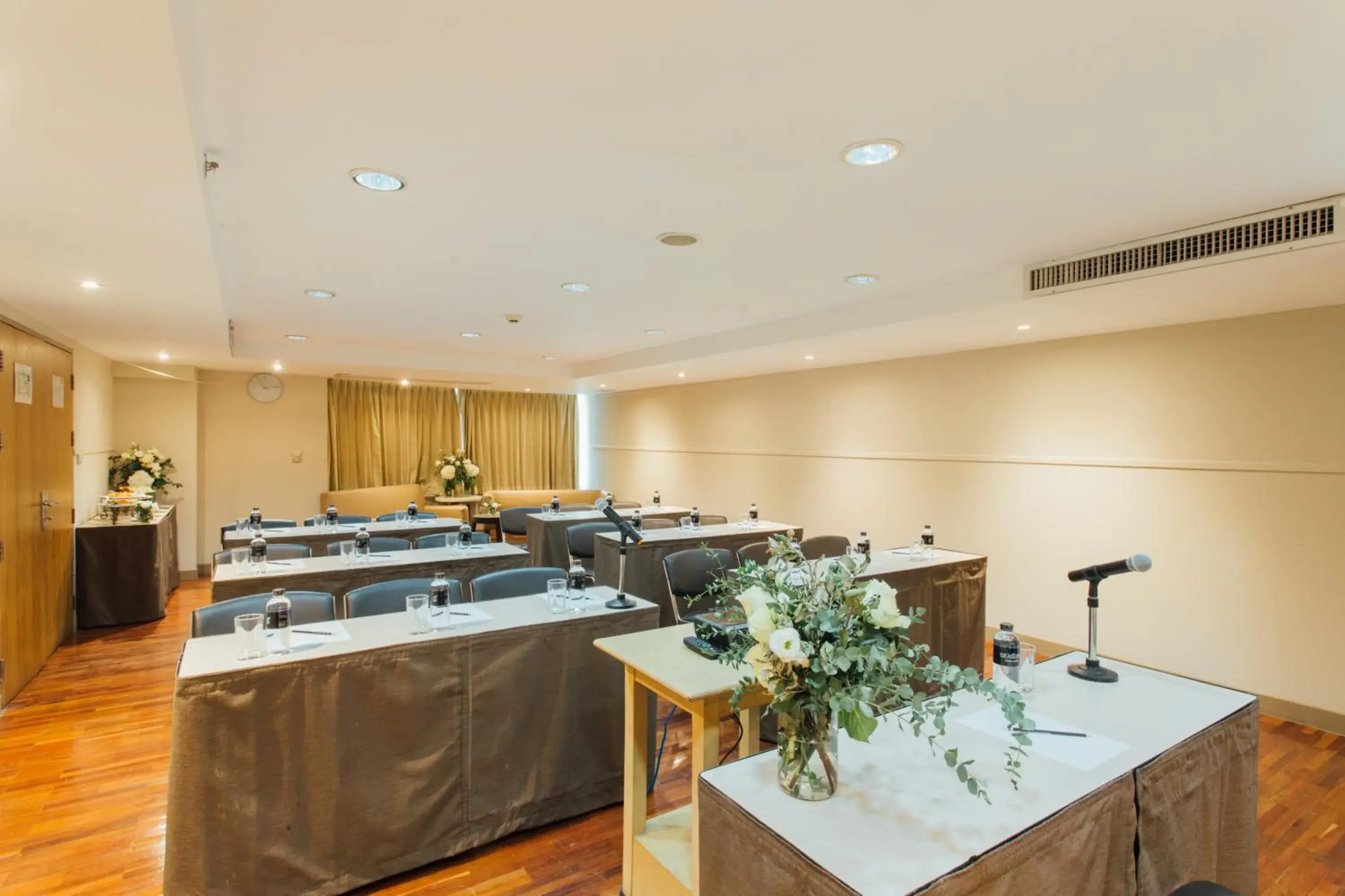 Banquet/Function facilities in Seasons Siam Hotel (SHA Plus)