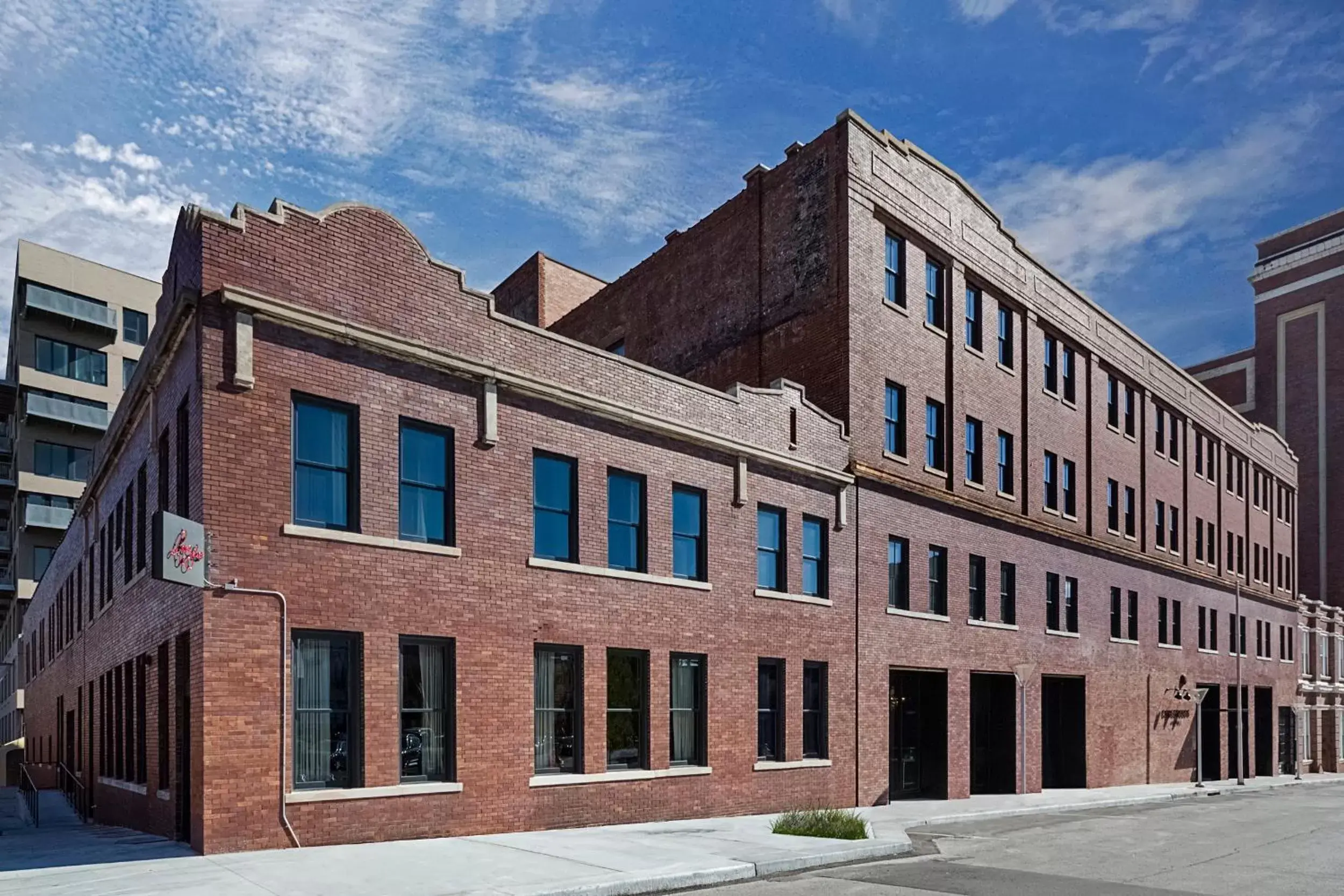 Facade/entrance in Crossroads Hotel Facade/entrance in Crossroads Hotel