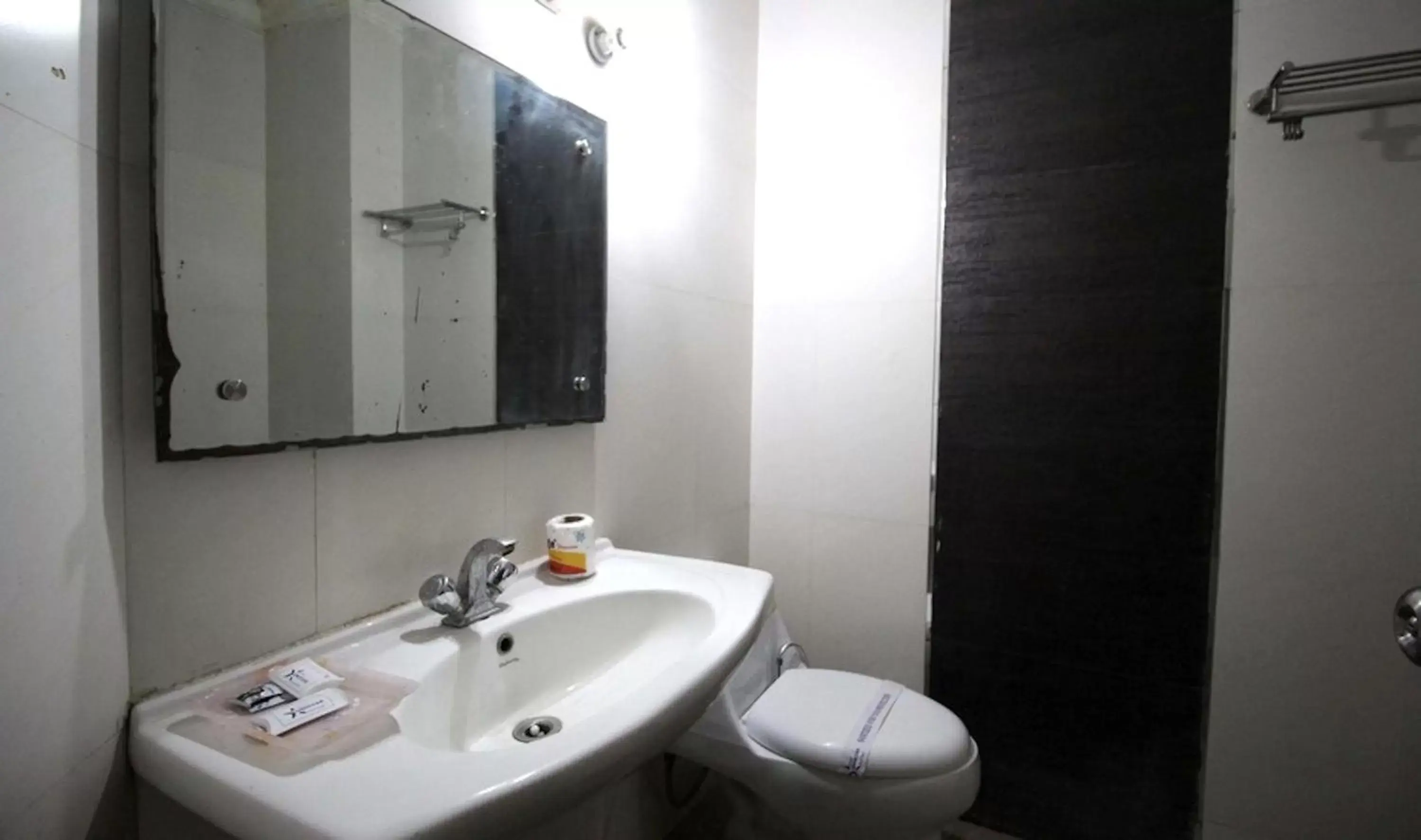 Toilet, Bathroom in Hotel Unistar