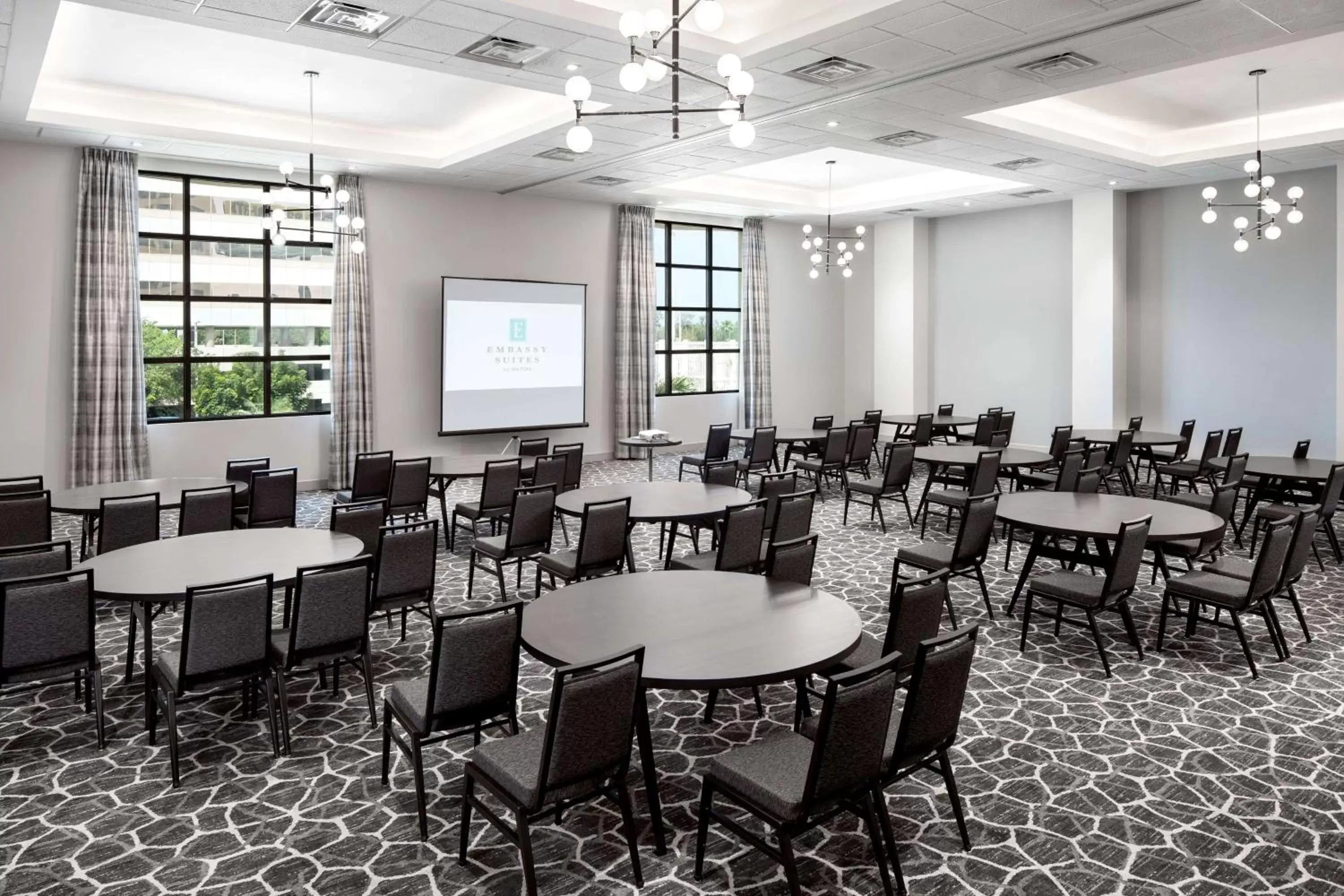 Meeting/conference room, Restaurant/Places to Eat in Embassy Suites by Hilton Tampa Airport Westshore