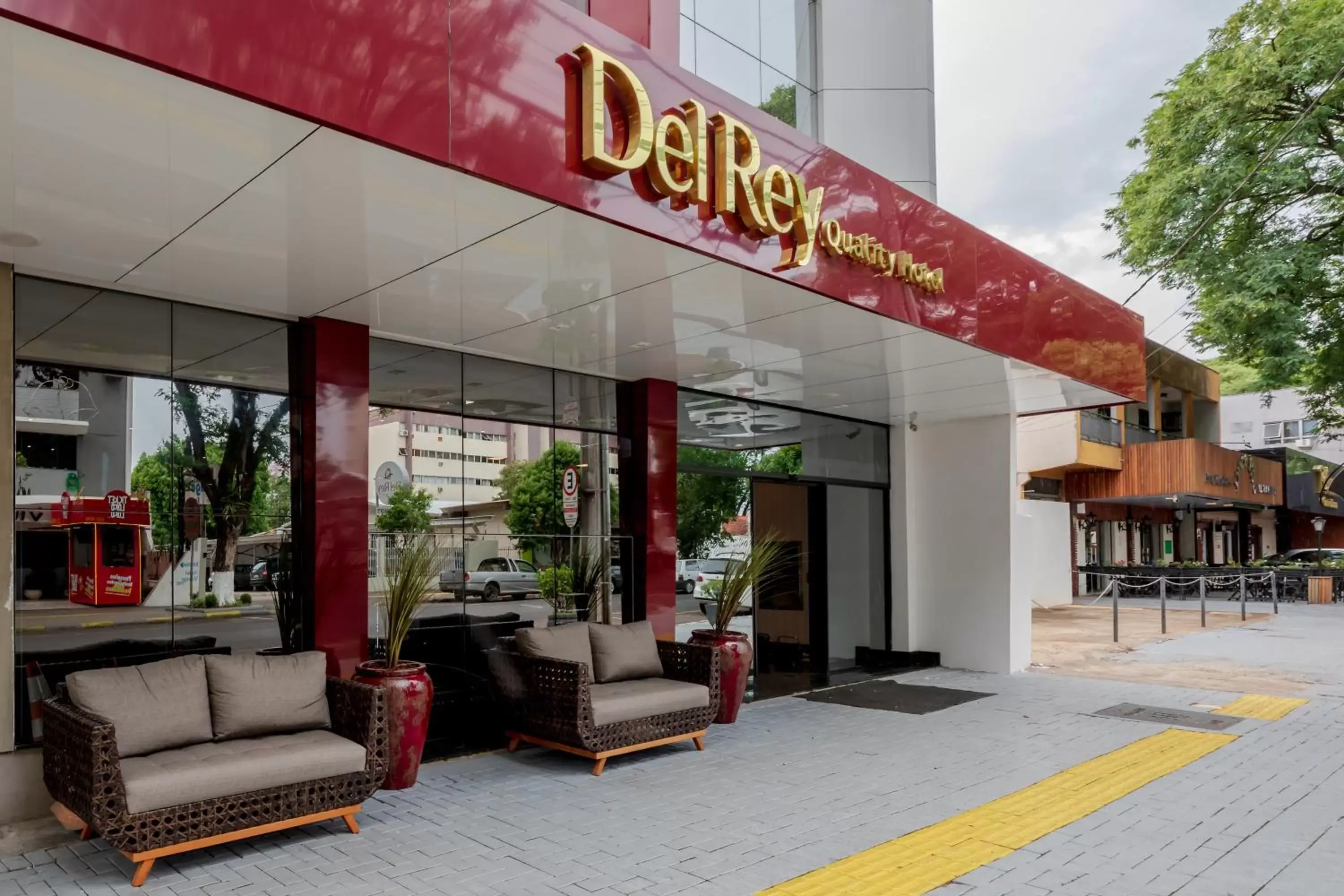 Facade/entrance in Del Rey Quality Hotel