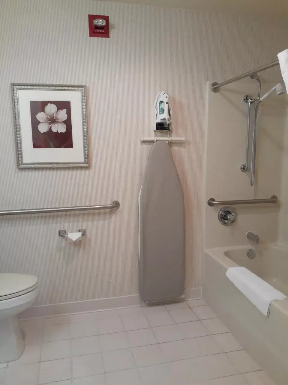 Bathroom in Country Inn & Suites by Radisson, Freeport, IL