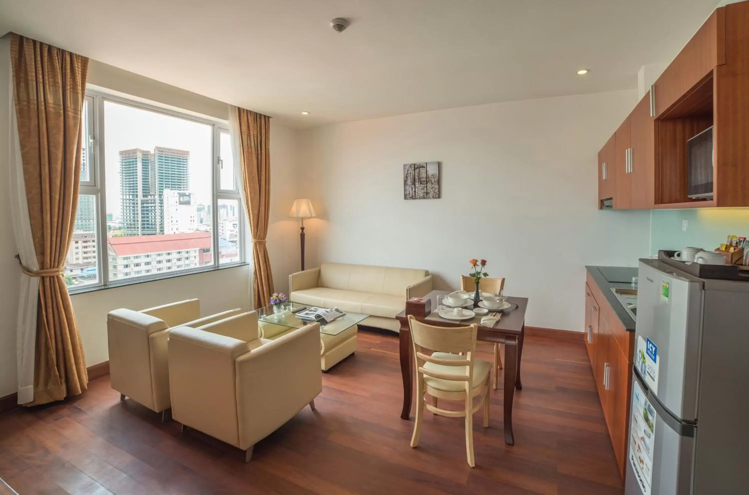 Dining area in Phnom Penh Katari Hotel