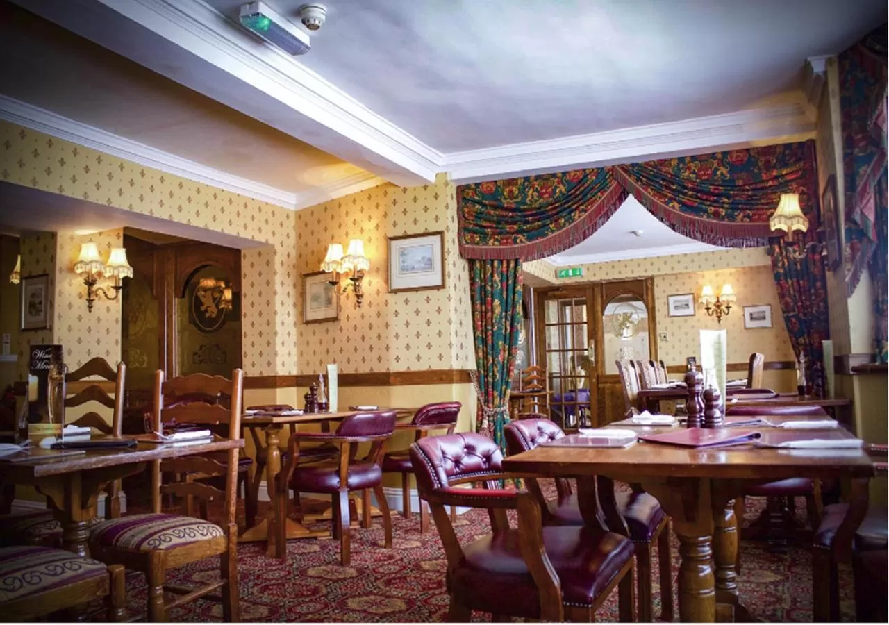 Restaurant/places to eat in The Golden Lion Hotel
