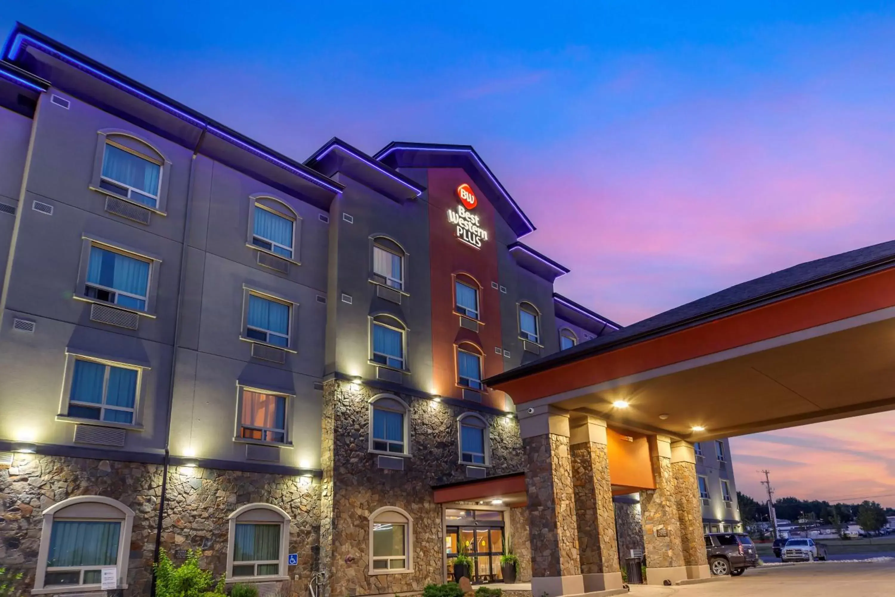Property building in Best Western Plus Drayton Valley Property building in Best Western Plus Drayton Valley