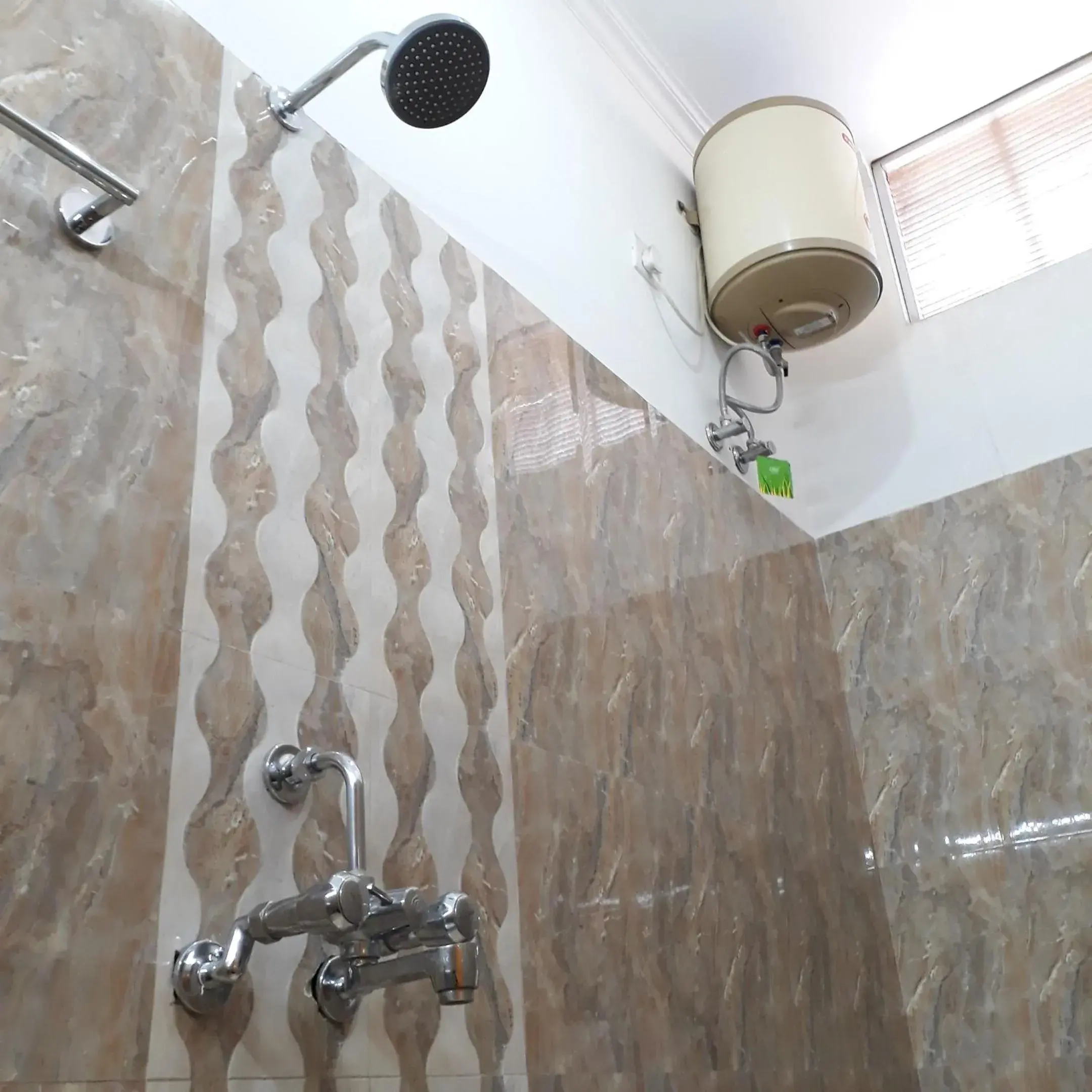 Shower, Bathroom in Tara Guest House