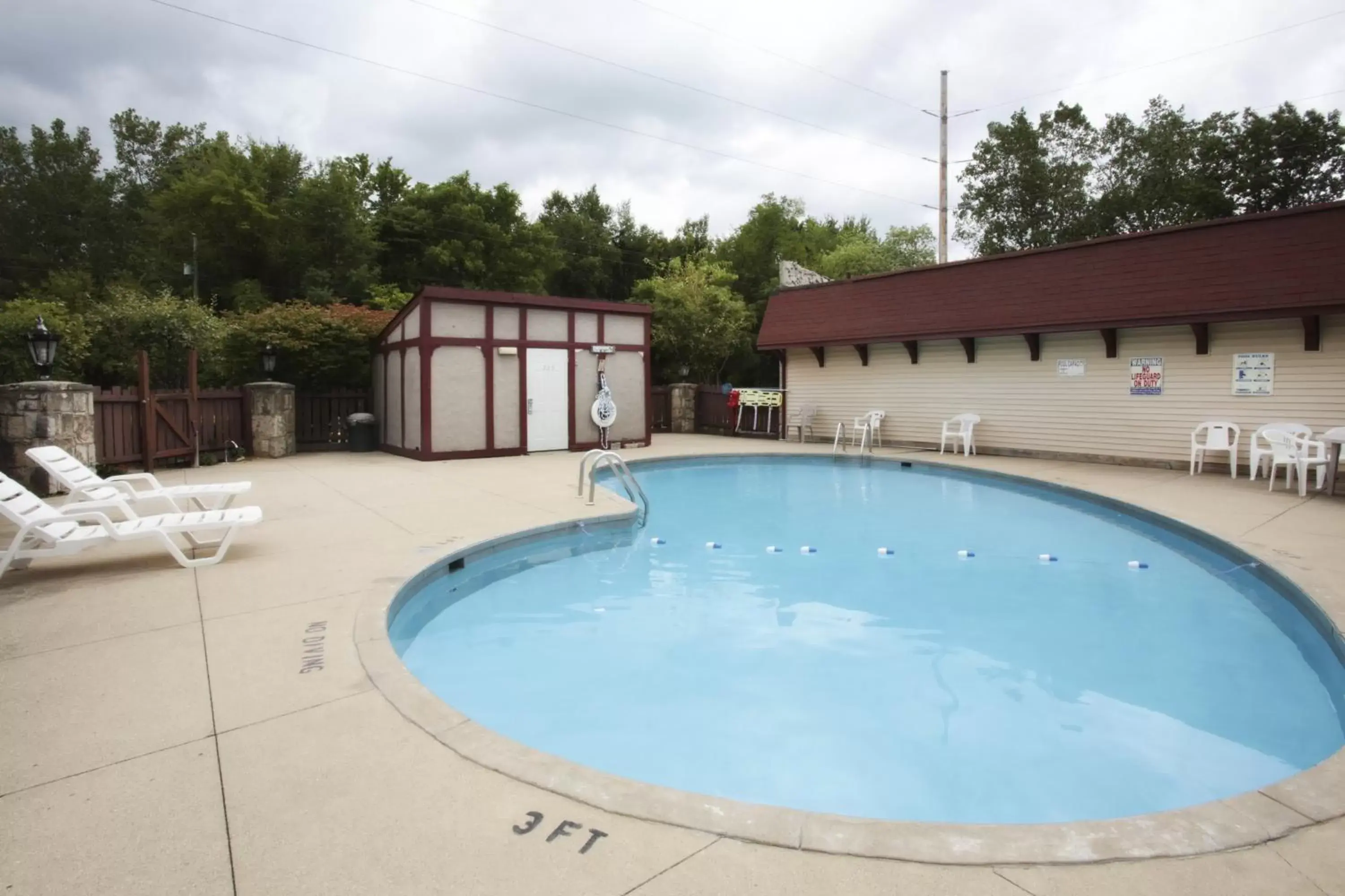 On site, Swimming Pool in Knights Inn - Battle Creek