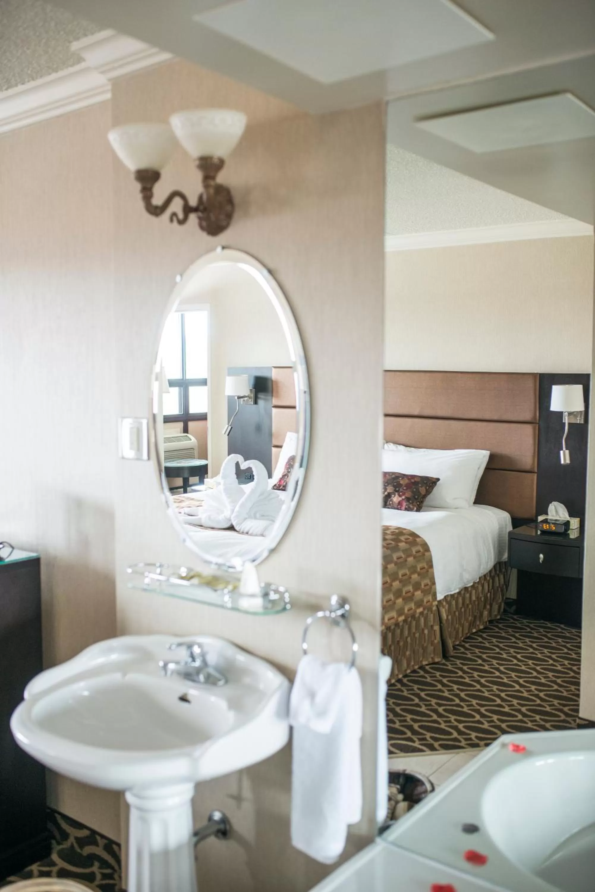 Bathroom, Bed in Clarenville Inn