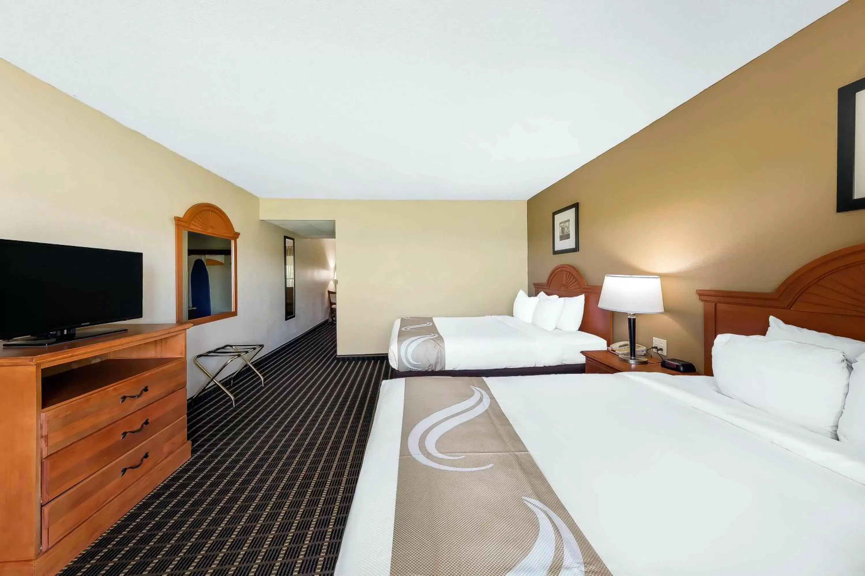 Suite with Pool View in Quality Inn & Suites Sevierville - Pigeon Forge